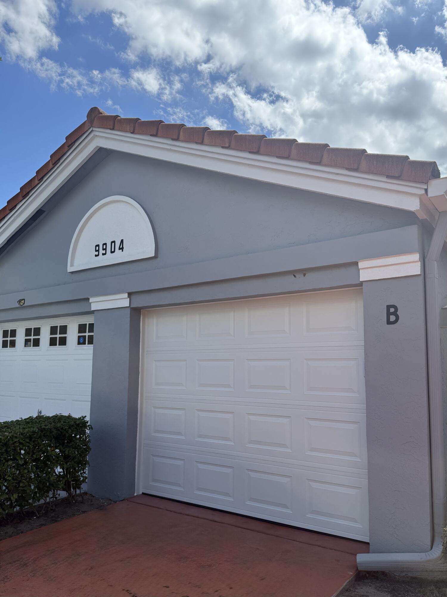 9904 Summerbrook Terrace B Property Photo 2