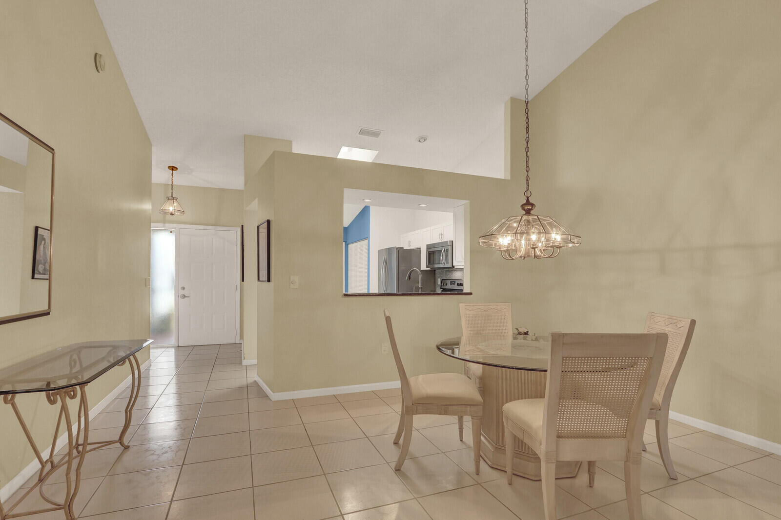 9904 Summerbrook Terrace B Property Photo 12