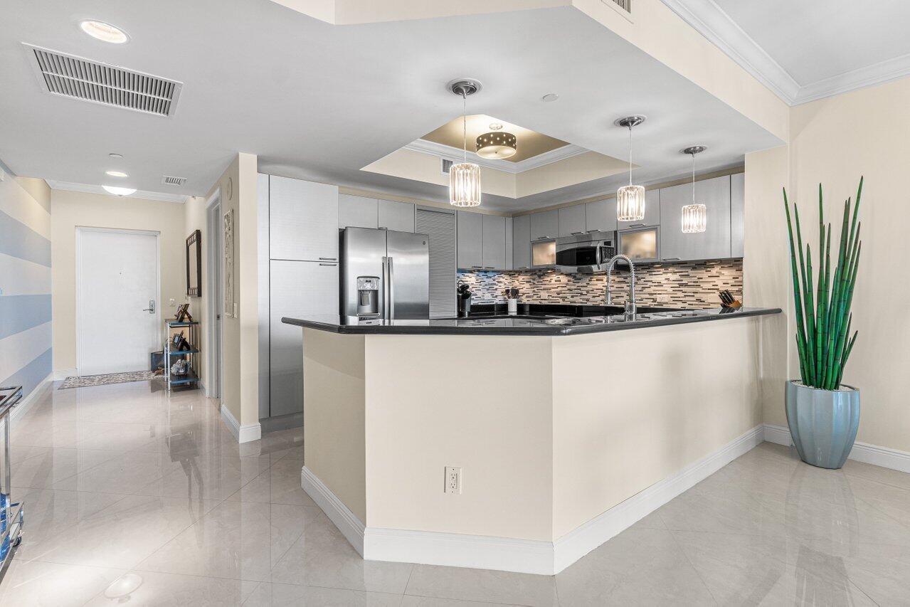 2650 Lake Shore Drive 302 Property Photo 10
