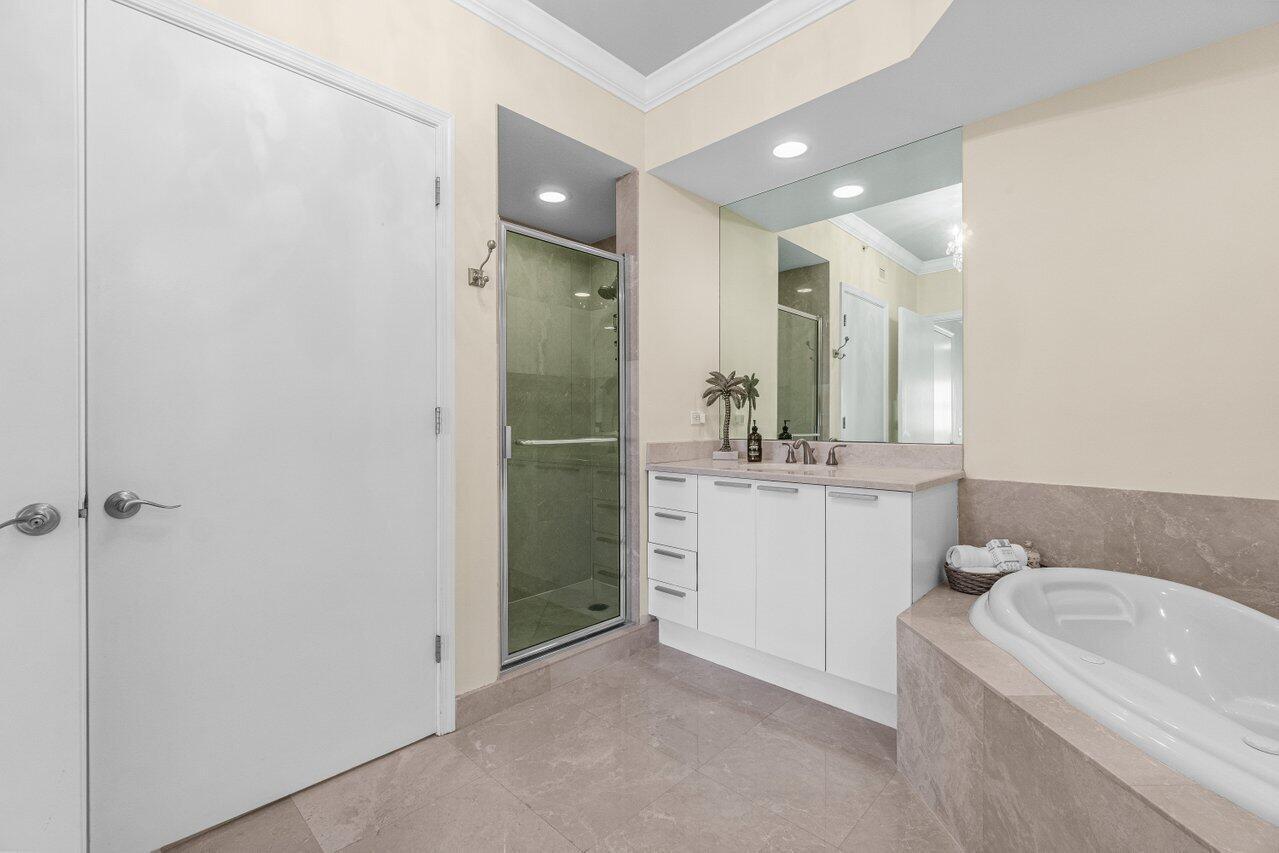 2650 Lake Shore Drive 302 Property Photo 15