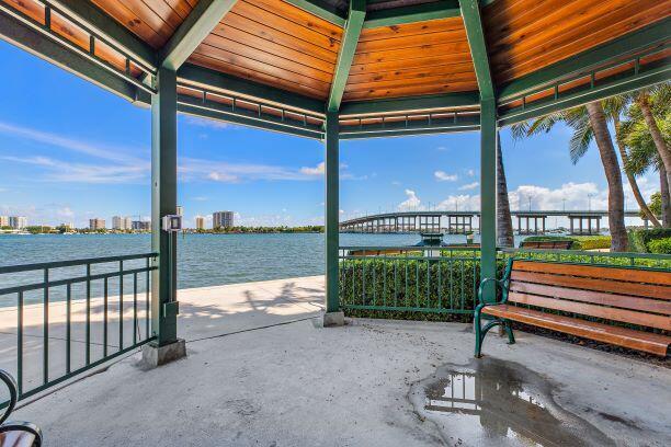 2650 Lake Shore Drive 302 Property Photo 44