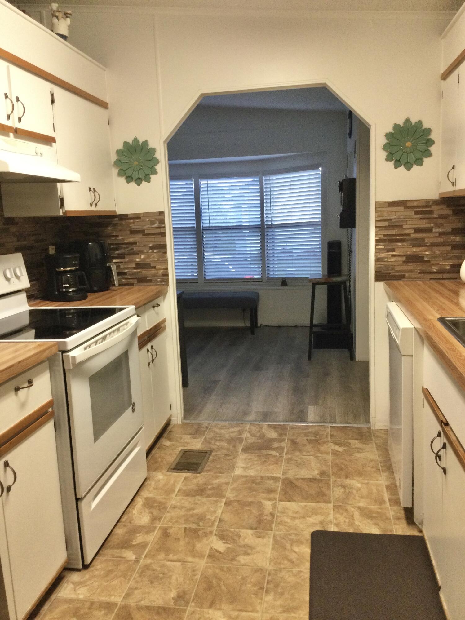 48 Del Prado Street Property Photo 15