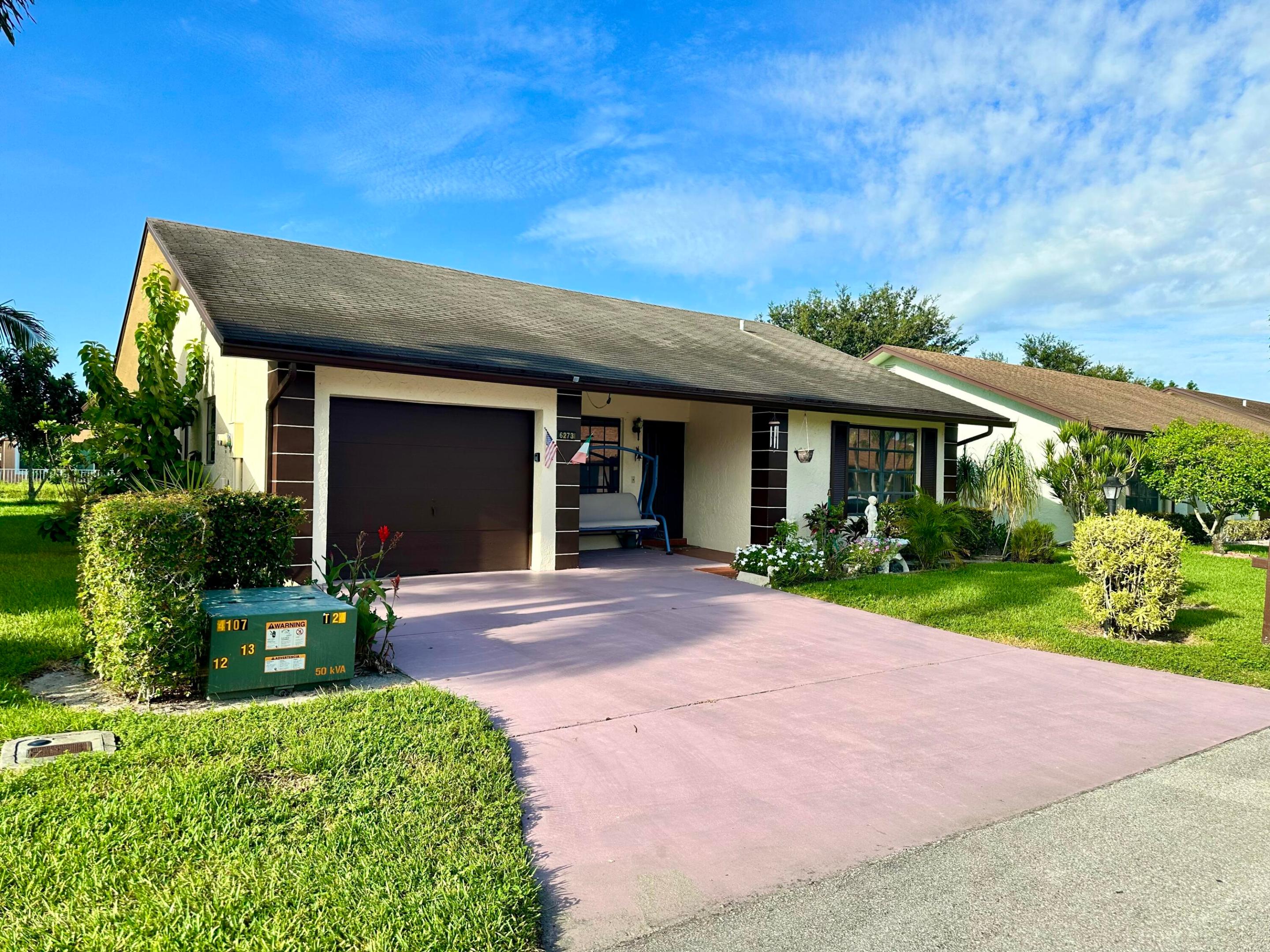6273 Tall Cypress Circle Property Photo 2
