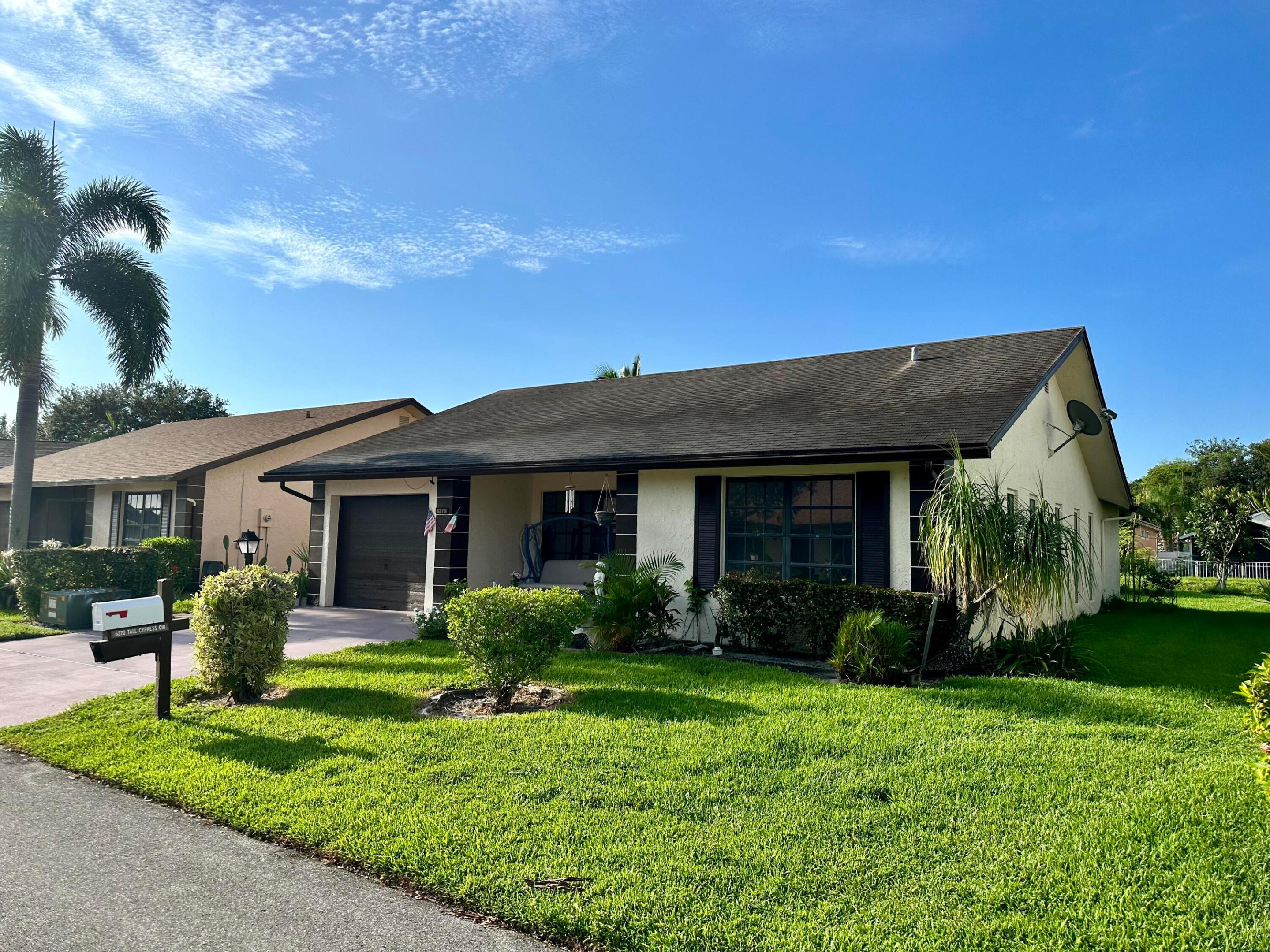 6273 Tall Cypress Circle Property Photo 3