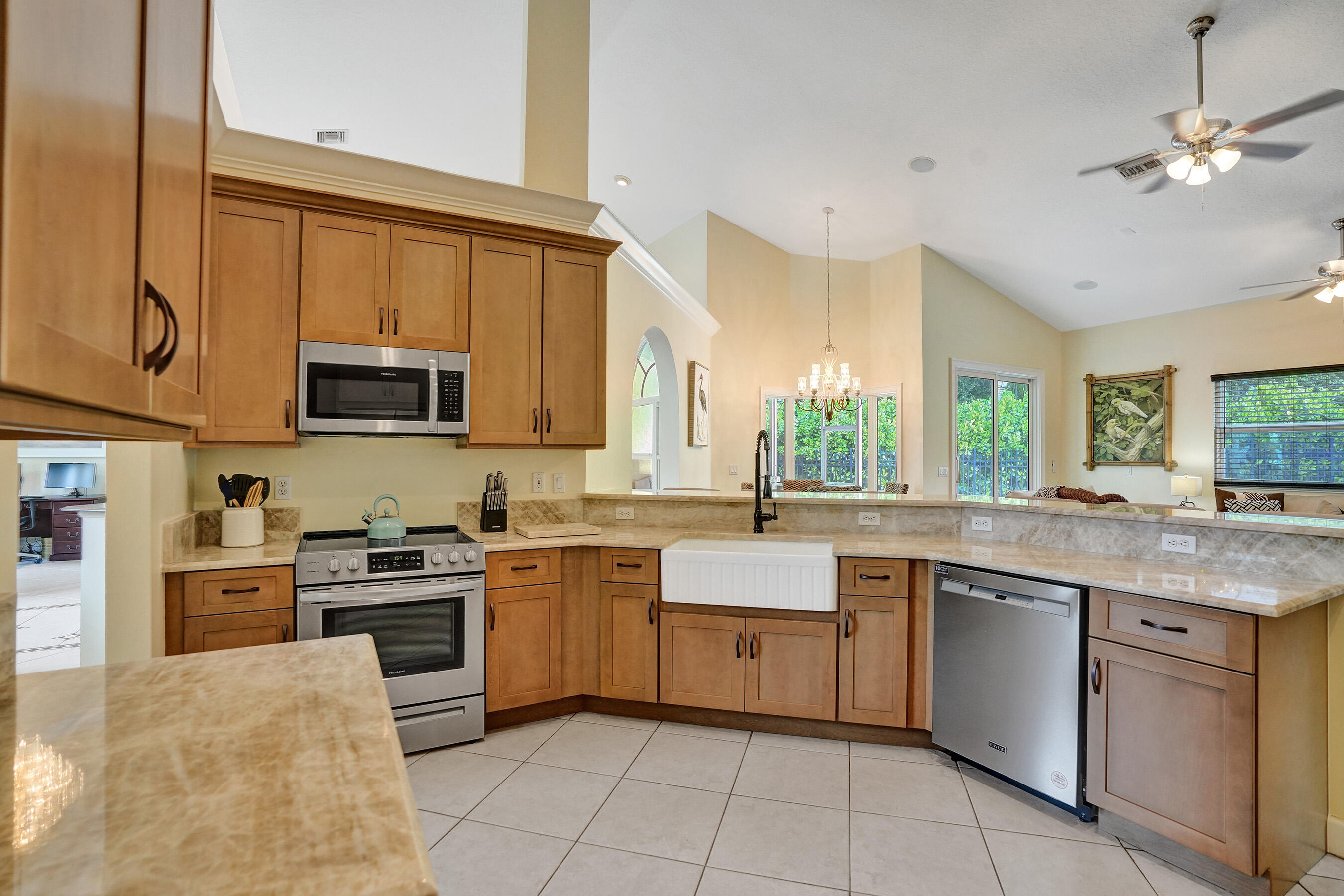 15910 Lindbergh Lane Property Photo 10