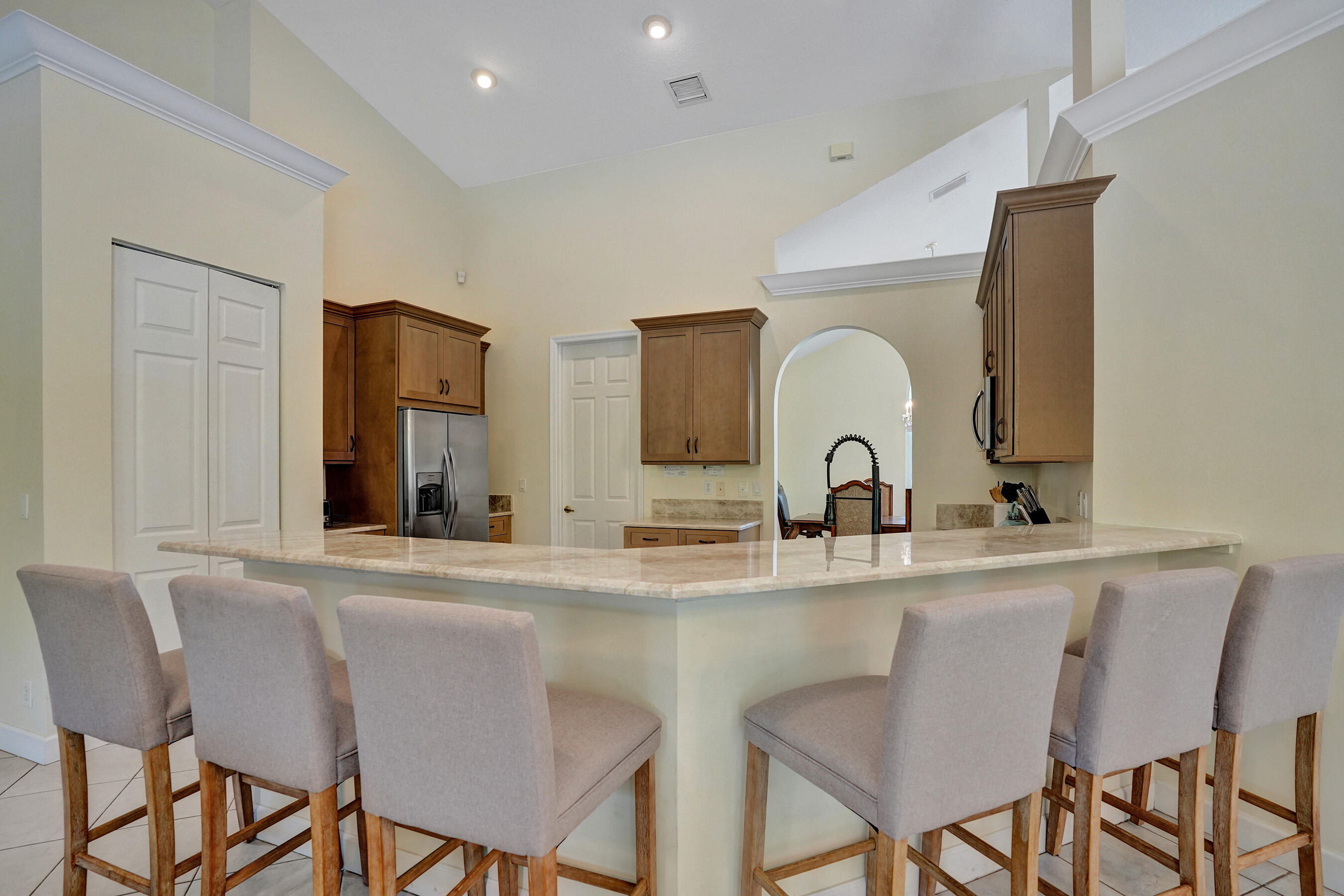 15910 Lindbergh Lane Property Photo 14