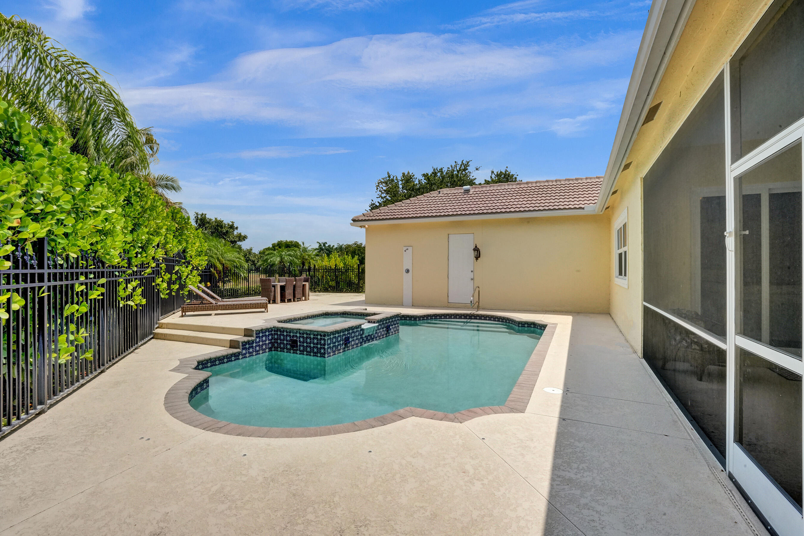 15910 Lindbergh Lane Property Photo 41