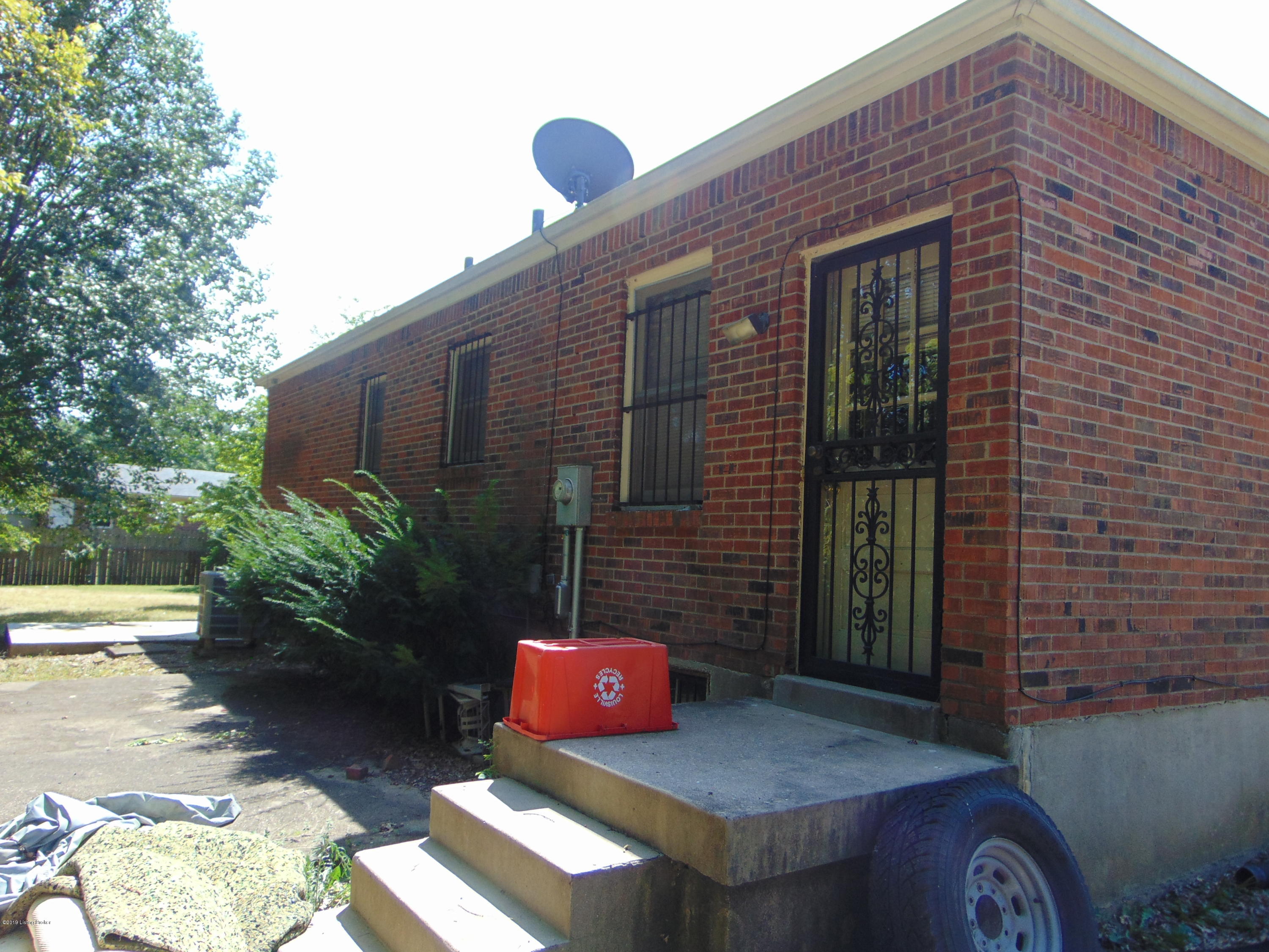 6404 Saint Thomas Ct Property Photo 2