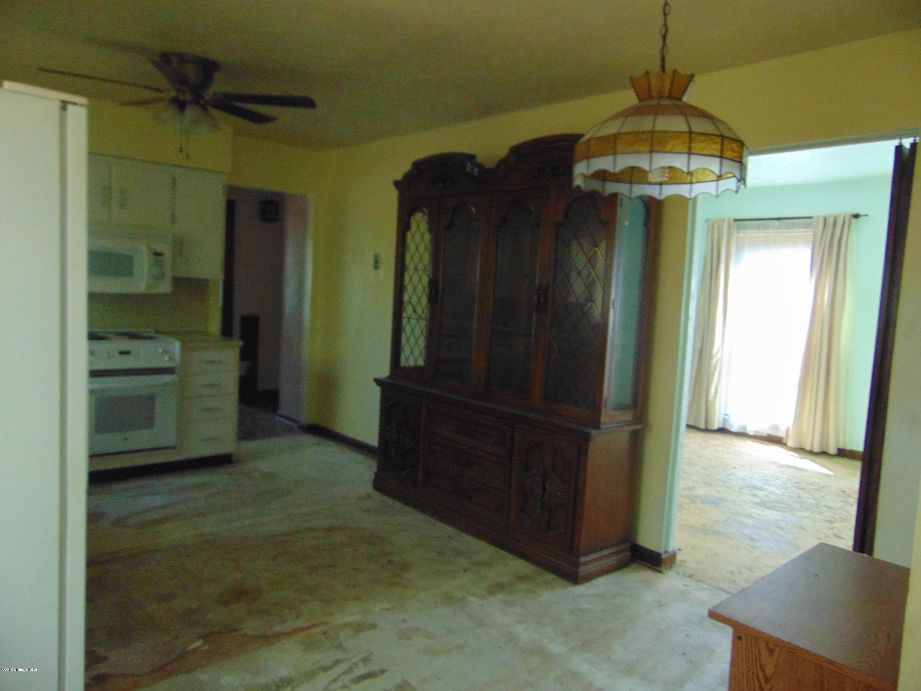 6404 Saint Thomas Ct Property Photo 4
