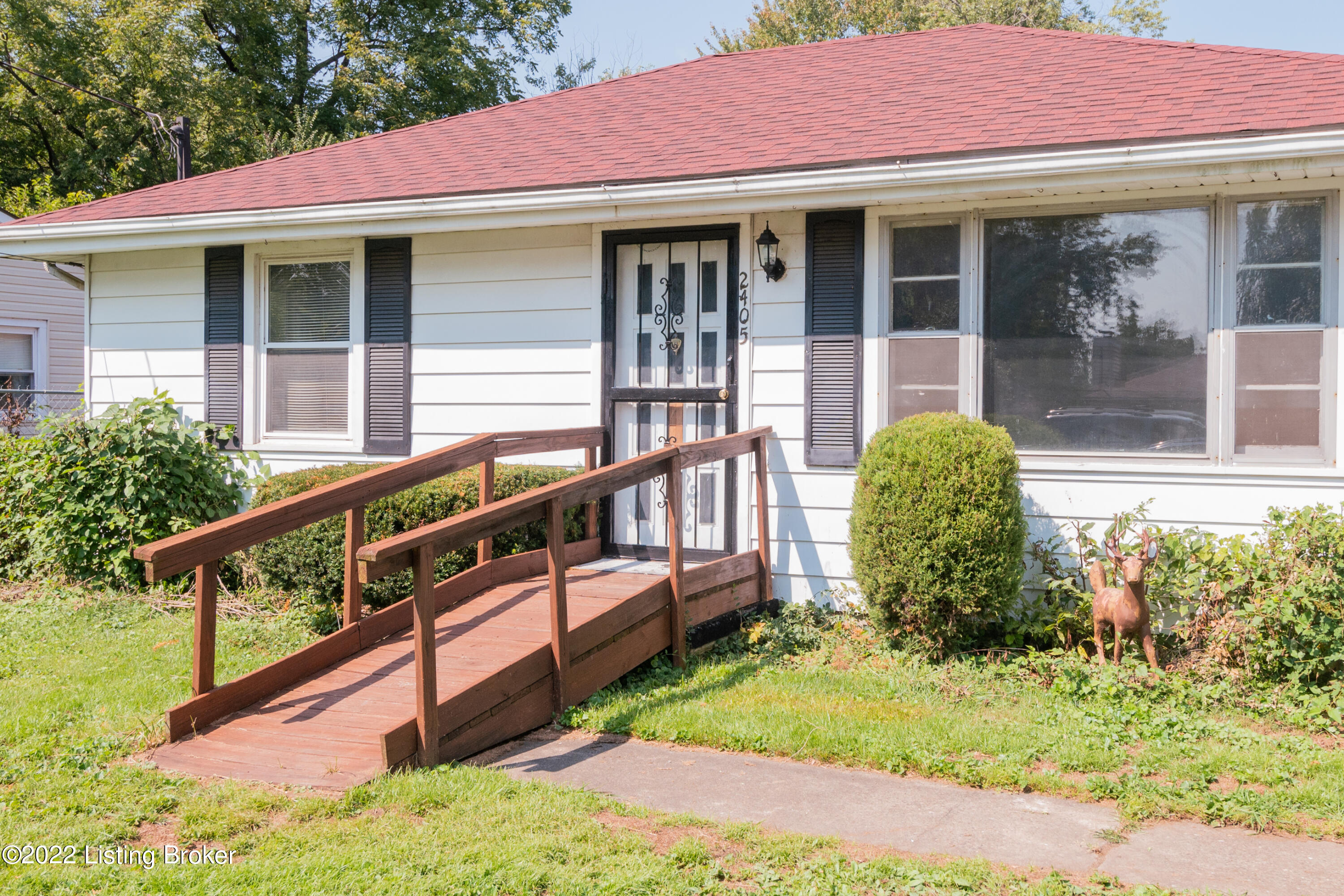 2405 Elmore St Property Photo 3