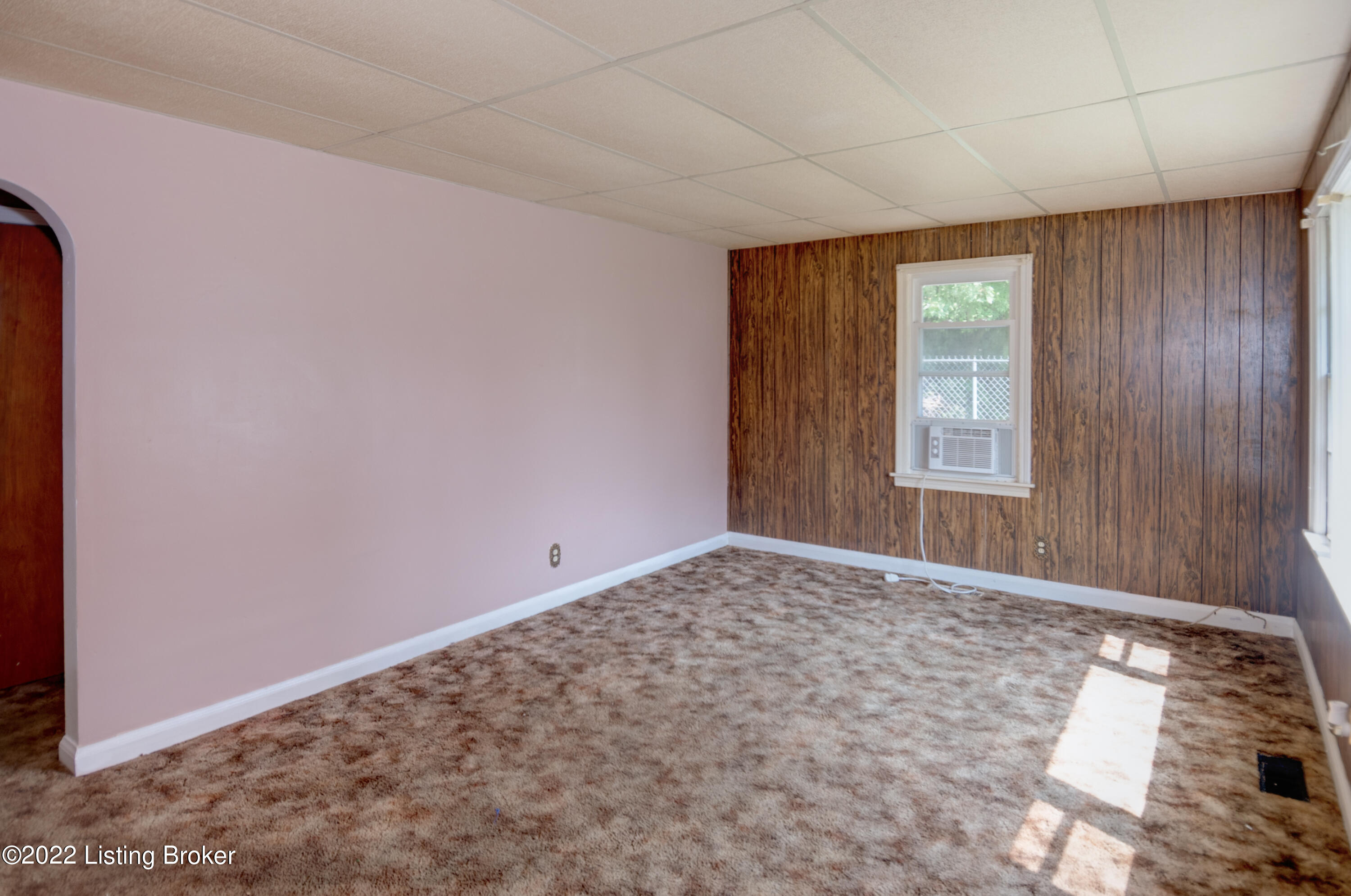 2405 Elmore St Property Photo 4