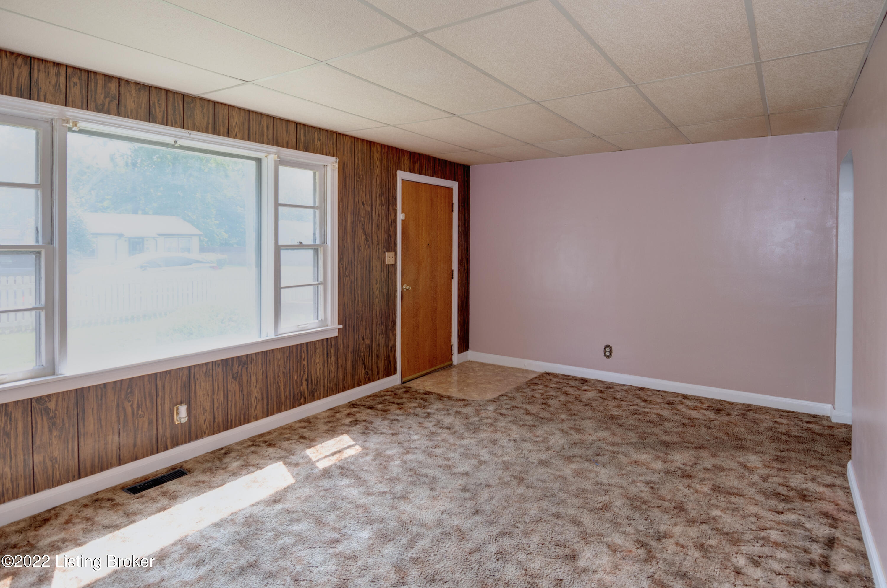 2405 Elmore St Property Photo 6