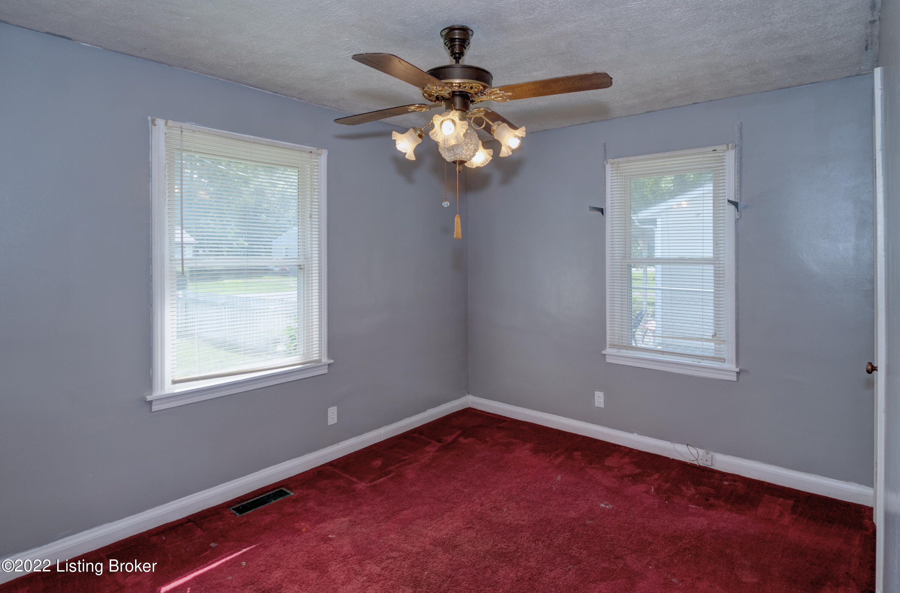 2405 Elmore St Property Photo 18