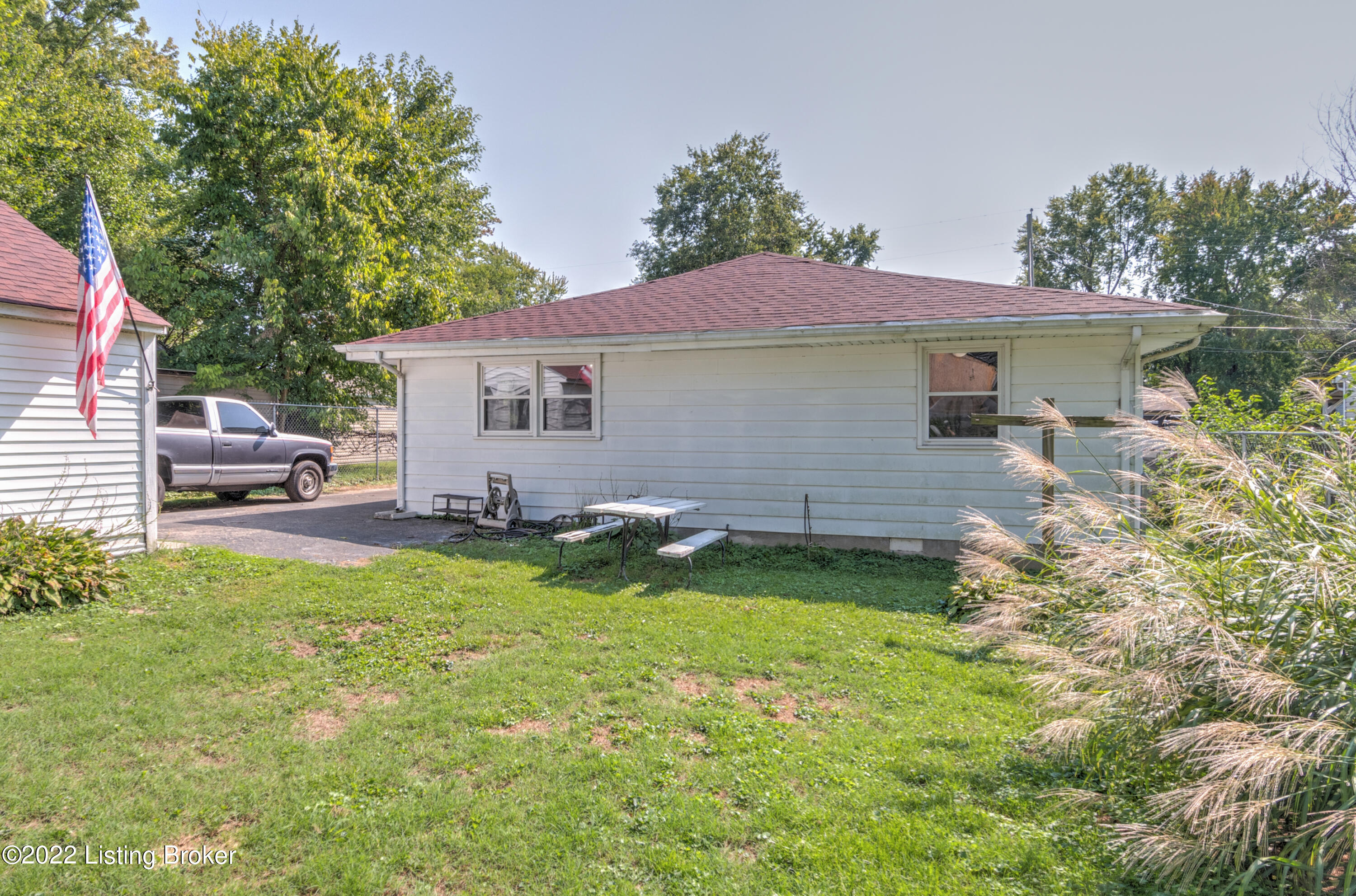 2405 Elmore St Property Photo 26