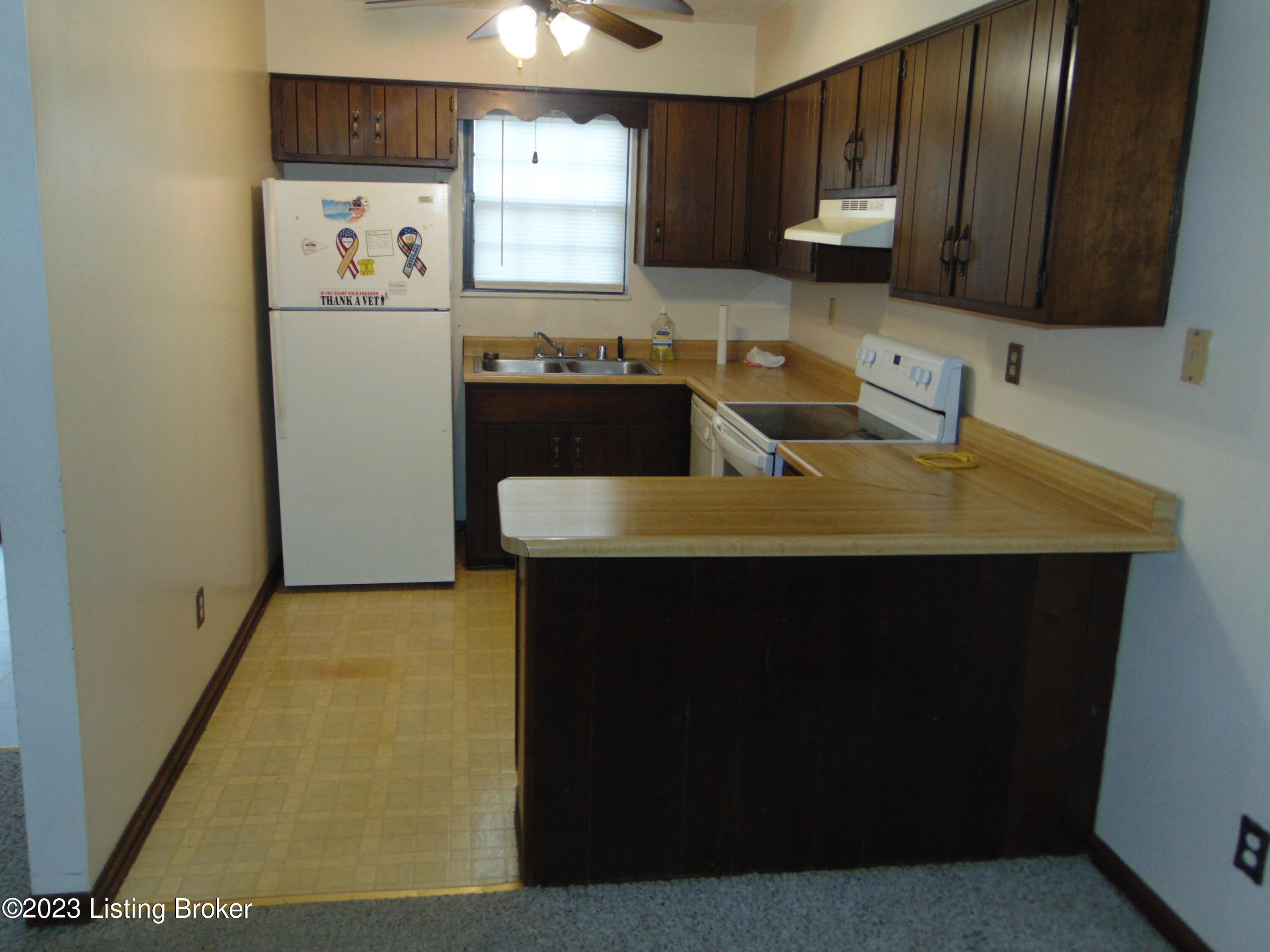 206 Eagle Pass Property Photo 6