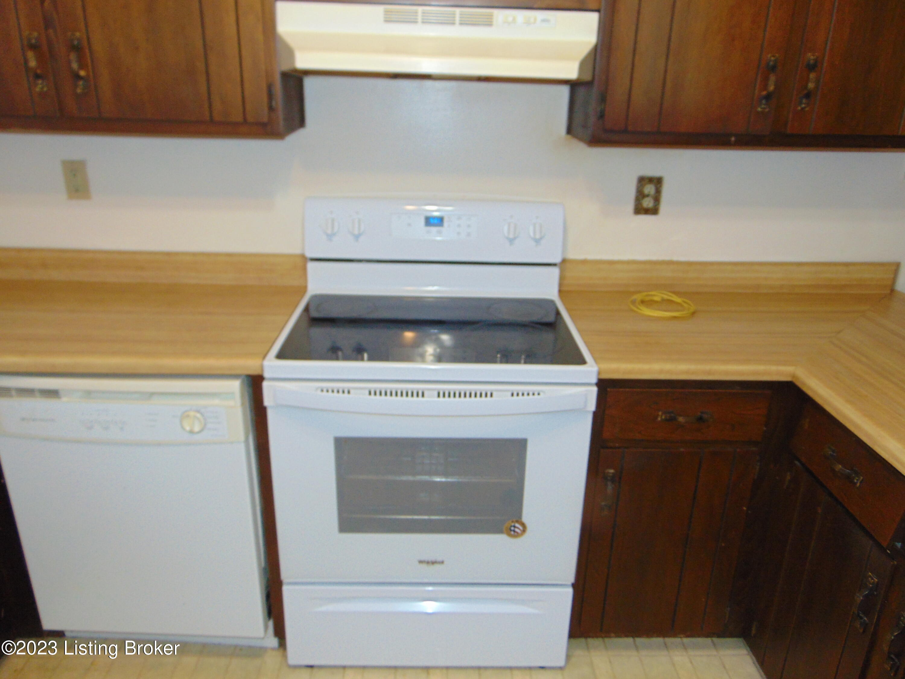 206 Eagle Pass Property Photo 7