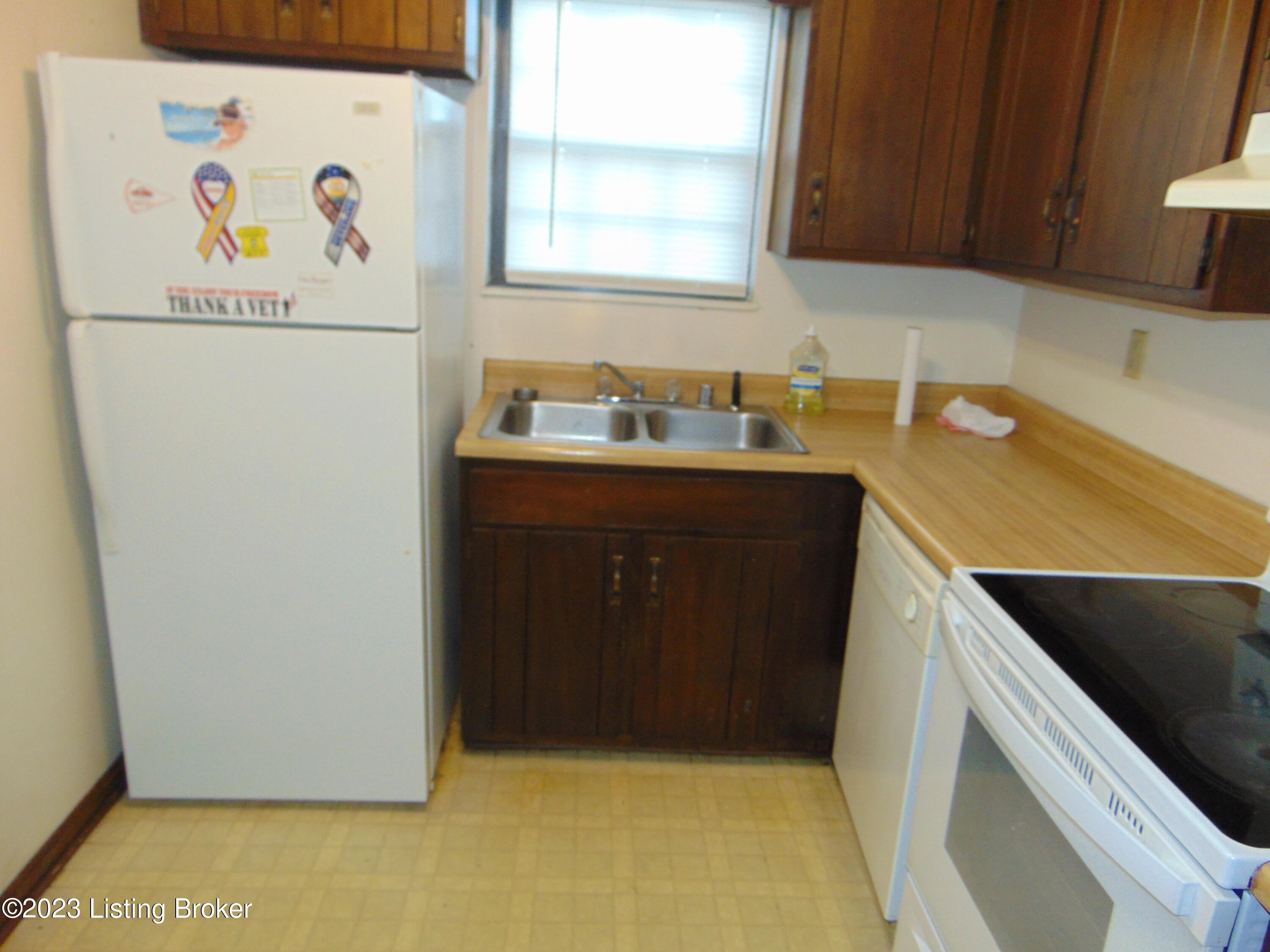 206 Eagle Pass Property Photo 8