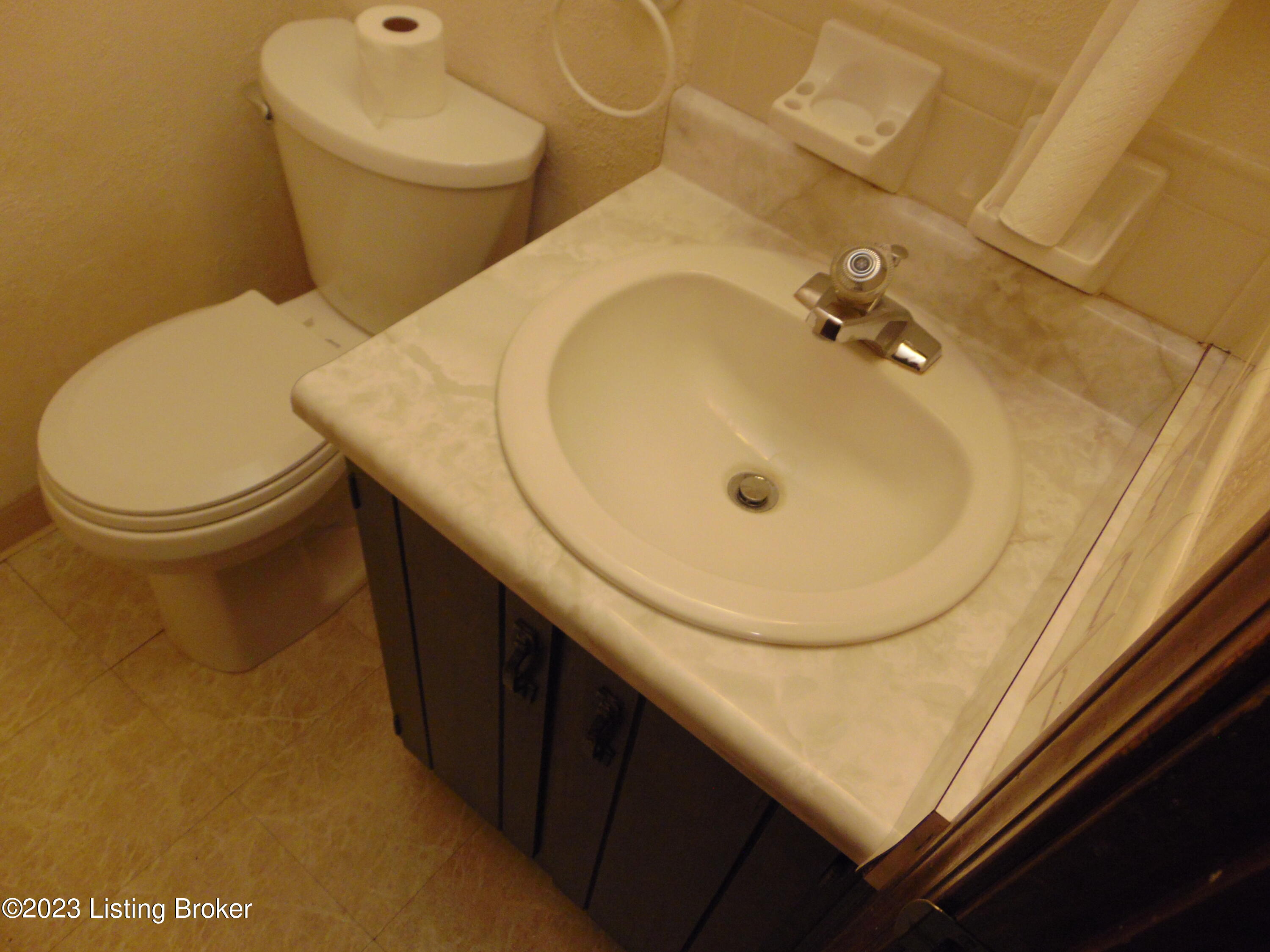 206 Eagle Pass Property Photo 10