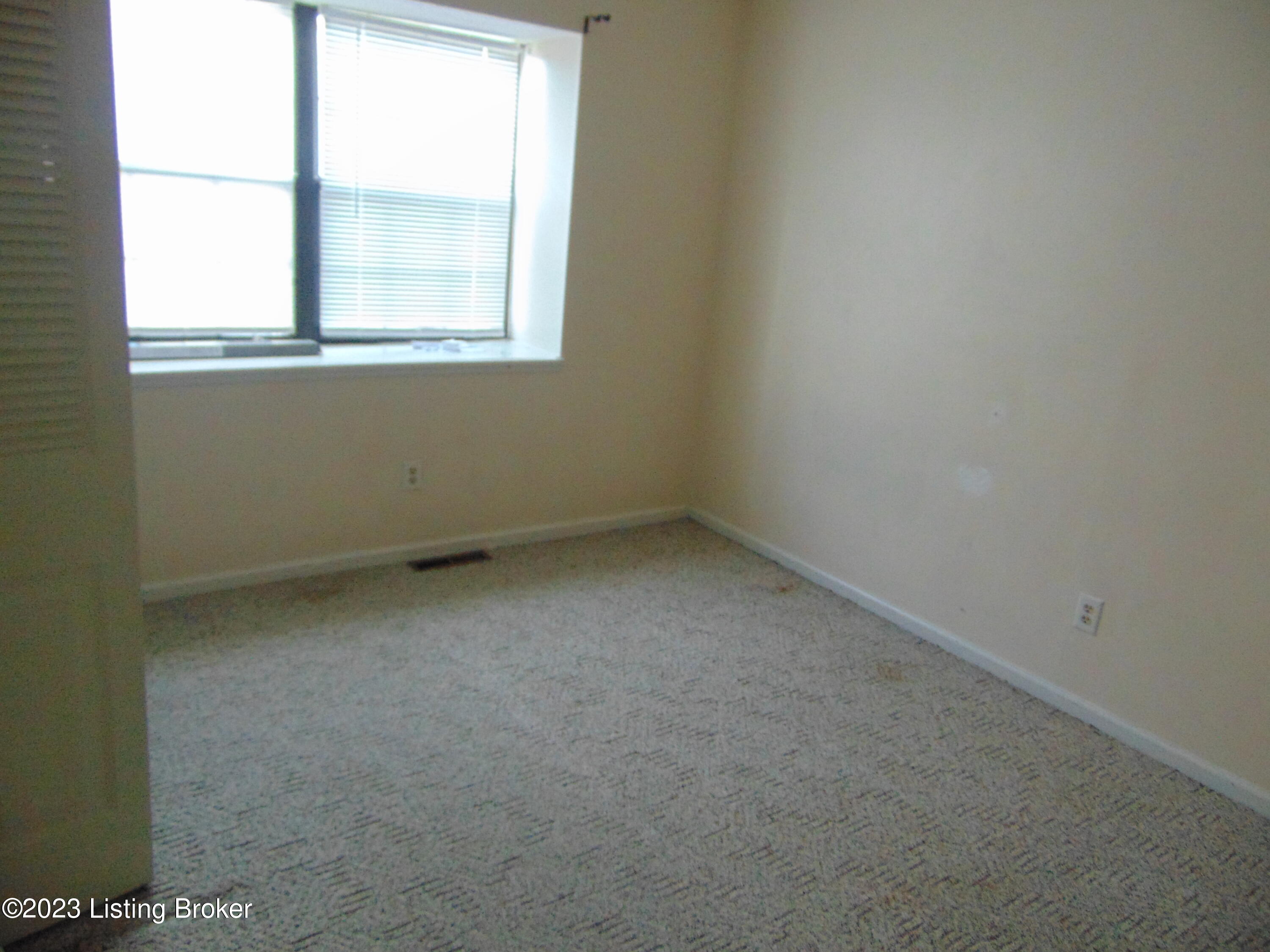 206 Eagle Pass Property Photo 15
