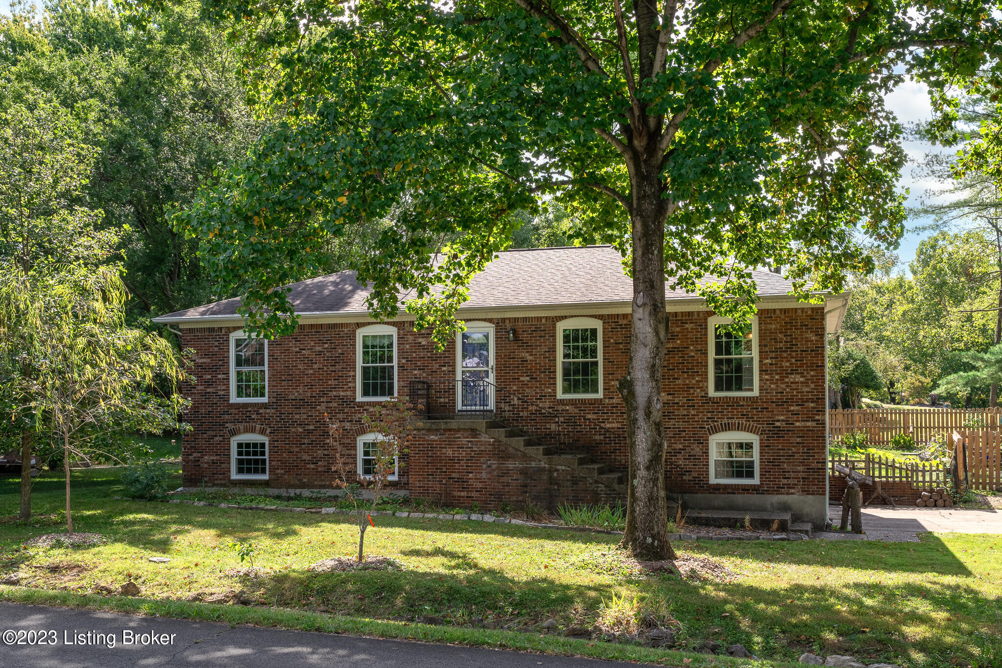 12114 Oakdale Way Property Photo 1