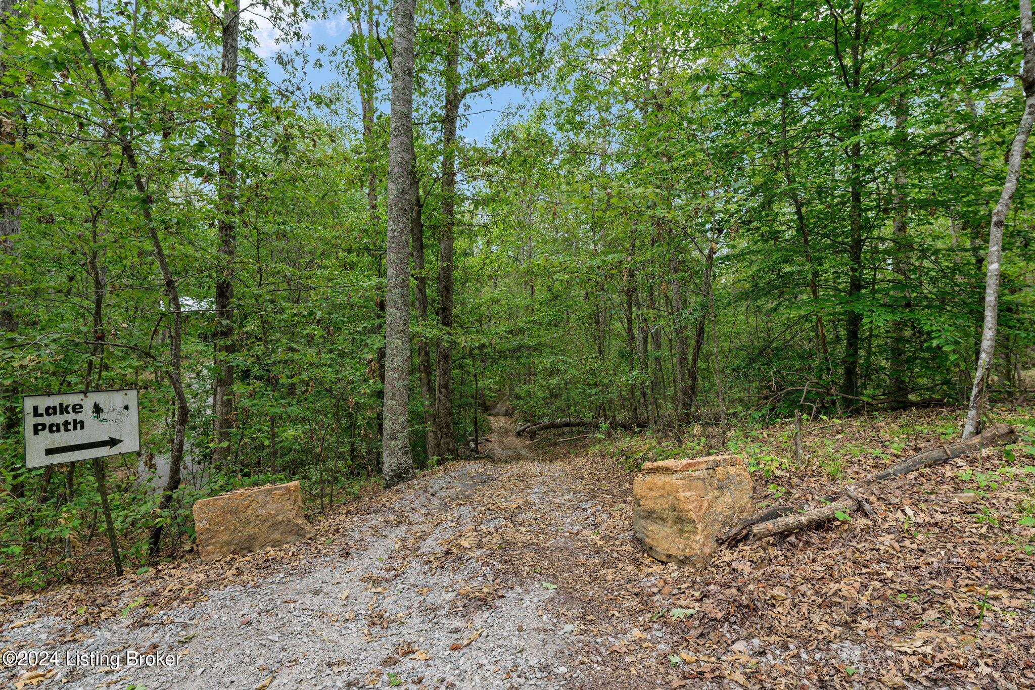 22 White Oak Ln Property Photo 10