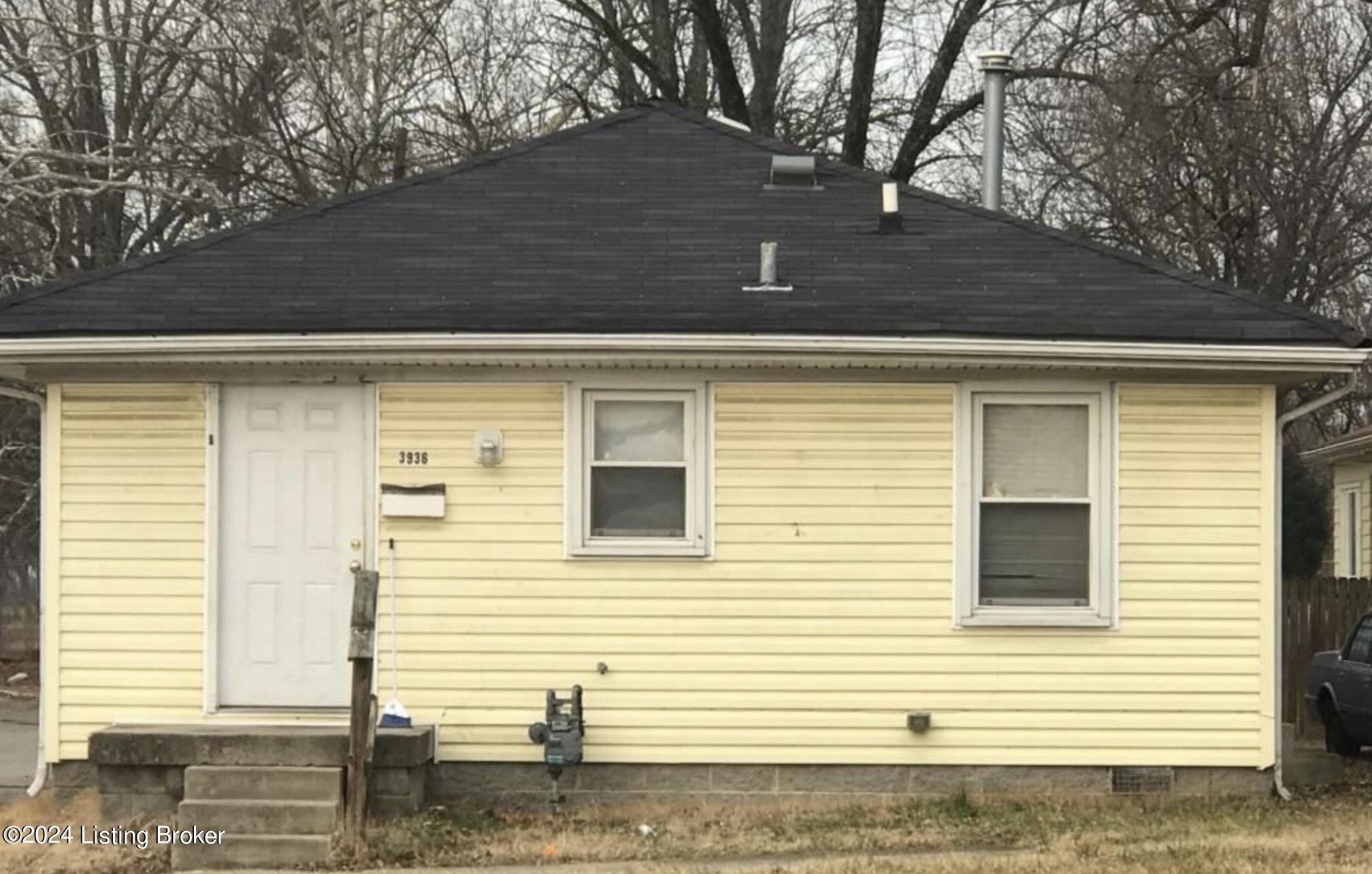 3936 Woodruff Ave Property Photo 1