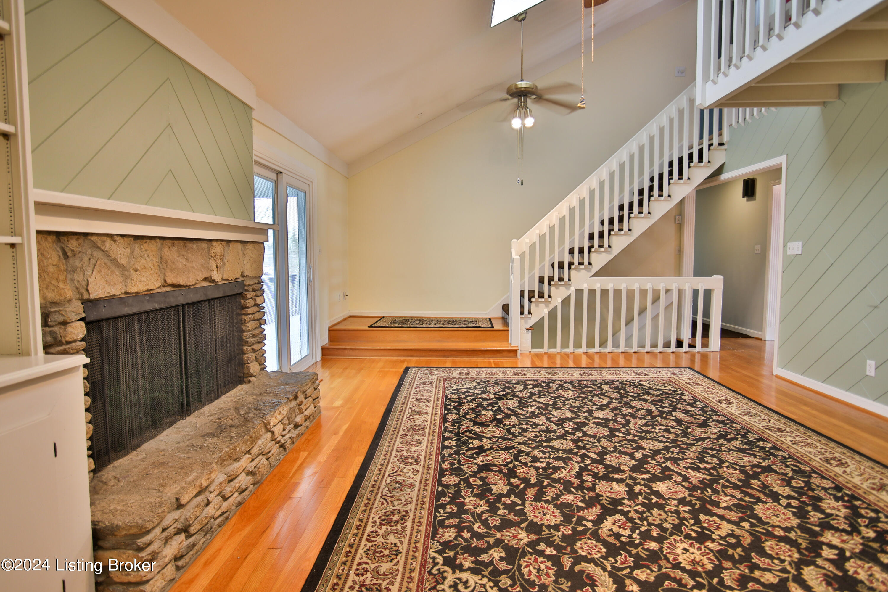 6901 Timber Bluff Ct Property Photo 5