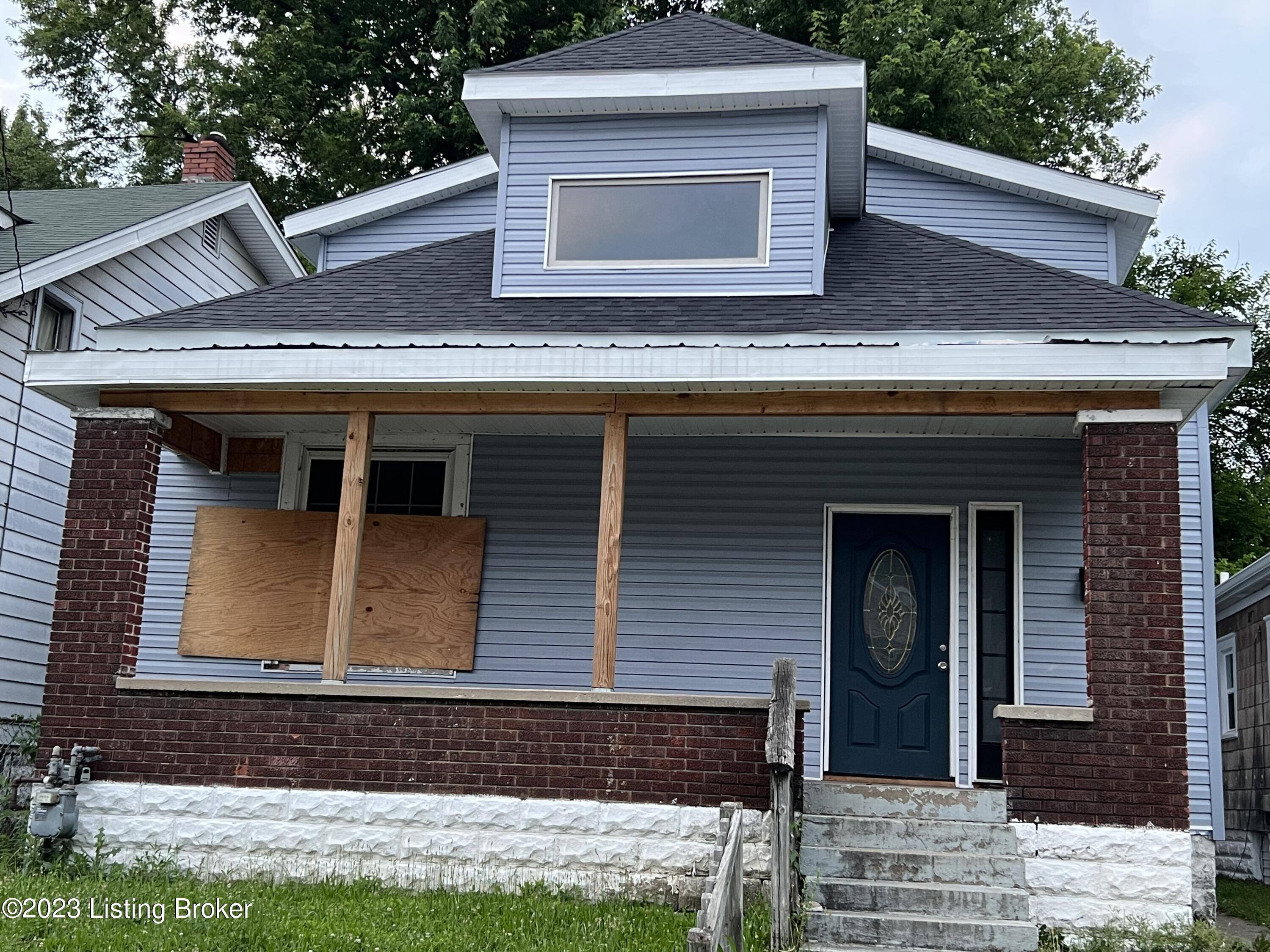 2203 Date St Property Photo 1