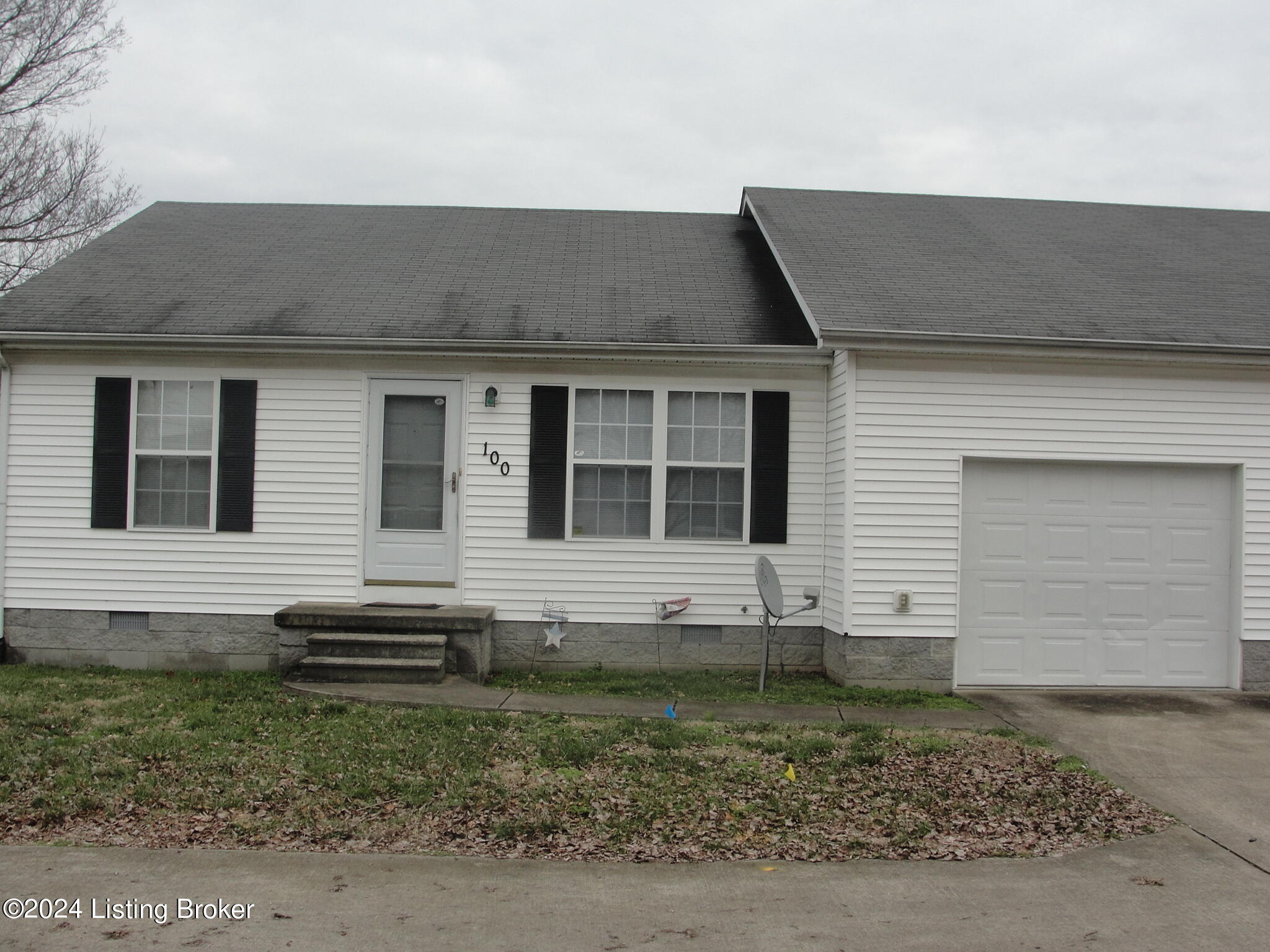 106 Laura Ln Property Photo 1