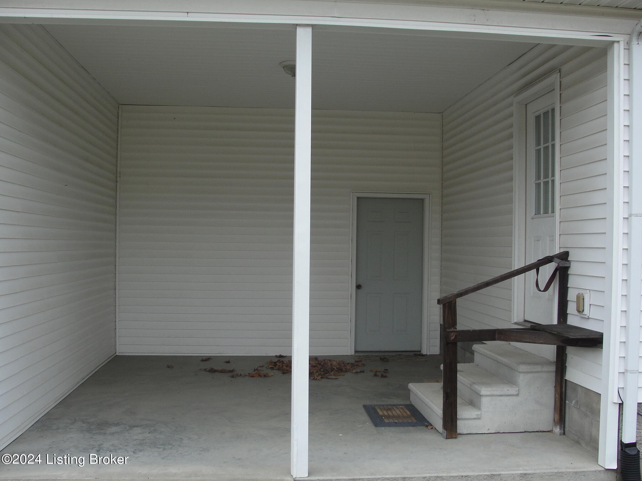 106 Laura Ln Property Photo 3