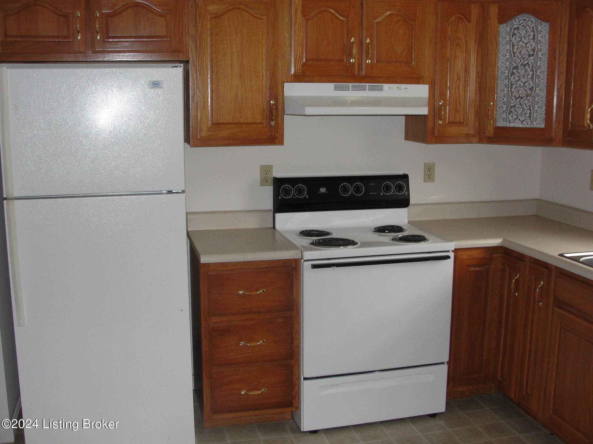 106 Laura Ln Property Photo 5