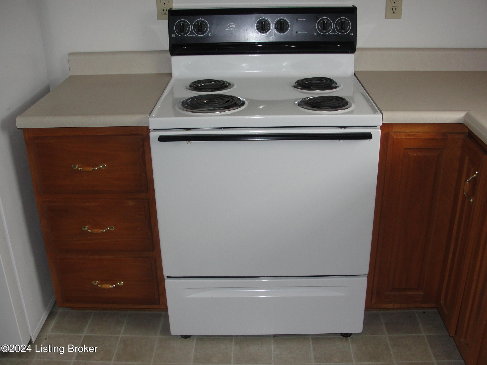 106 Laura Ln Property Photo 6