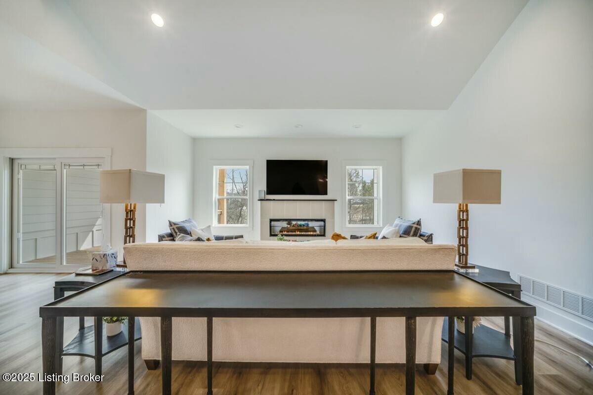 14628 Reserve Park Pl Property Photo 6