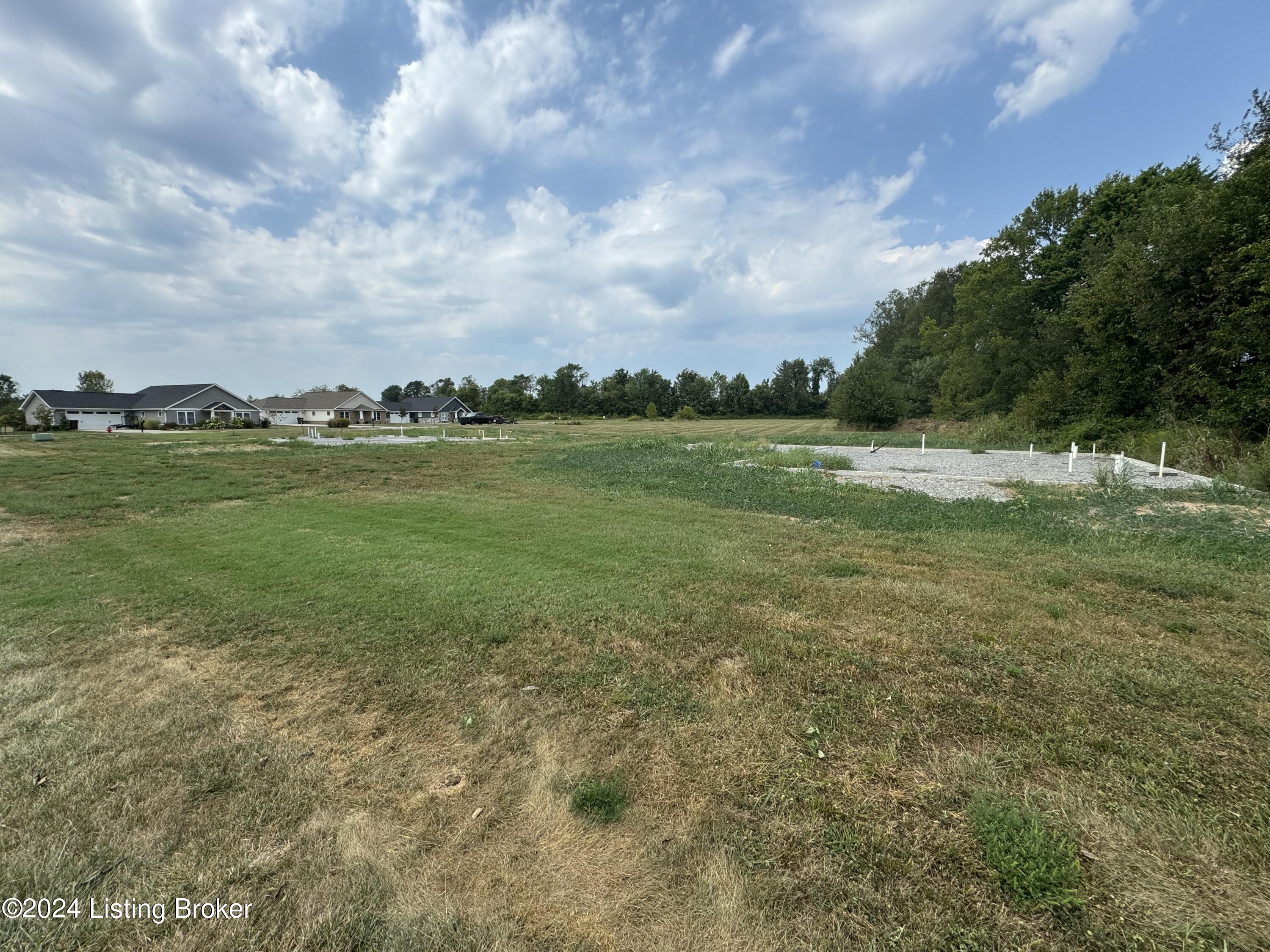 13 Red Leaf Dr Property Photo 2