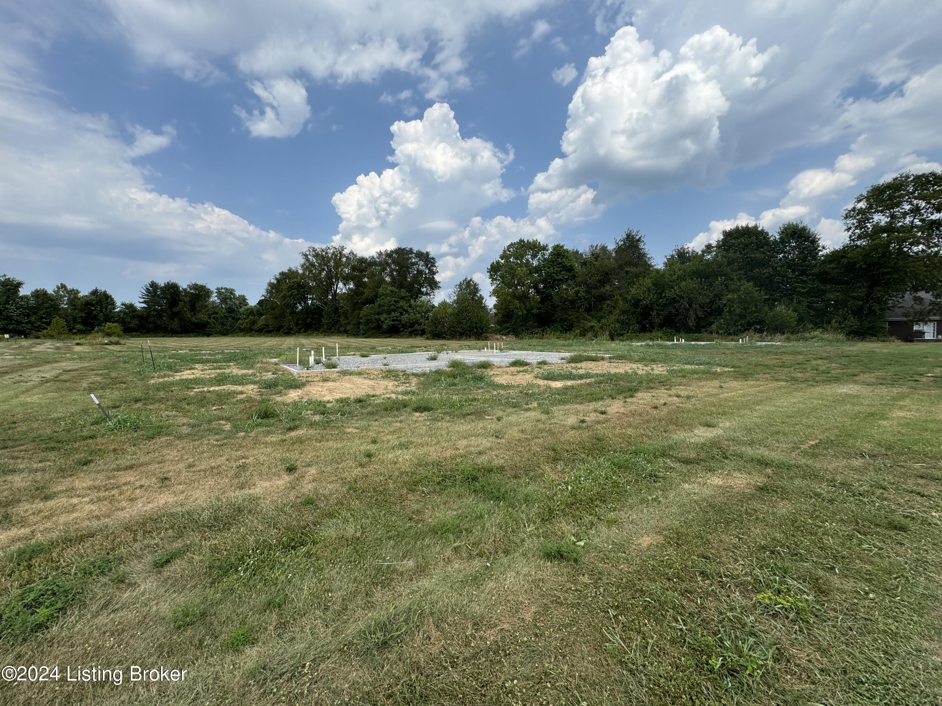 13 Red Leaf Dr Property Photo 5