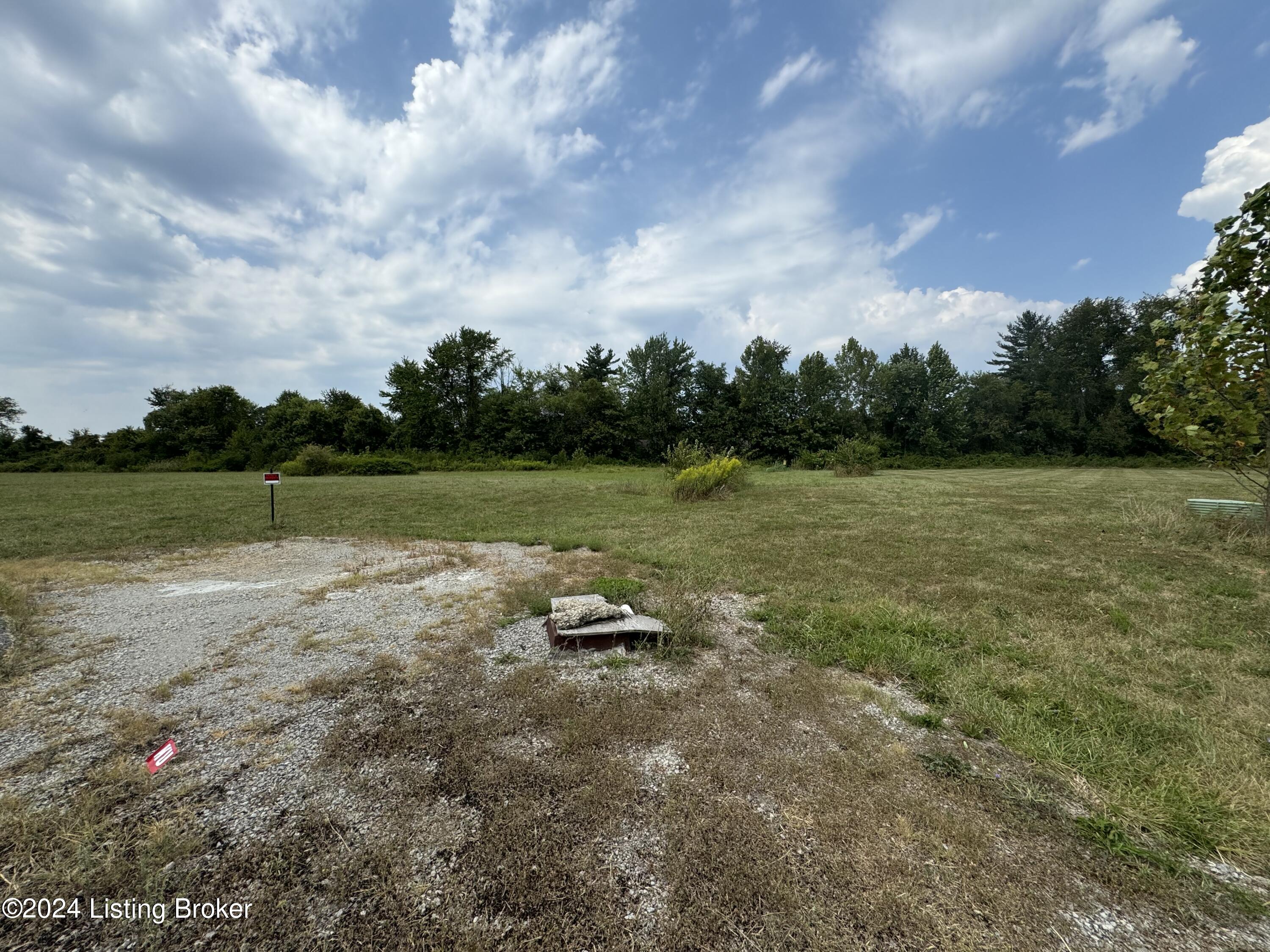 13 Red Leaf Dr Property Photo 7