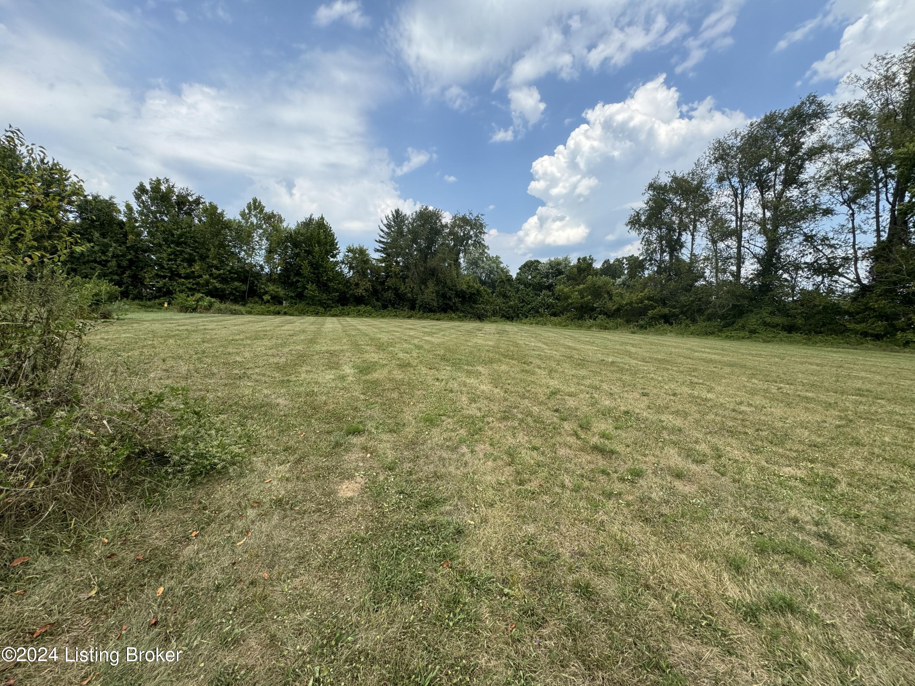 13 Red Leaf Dr Property Photo 9