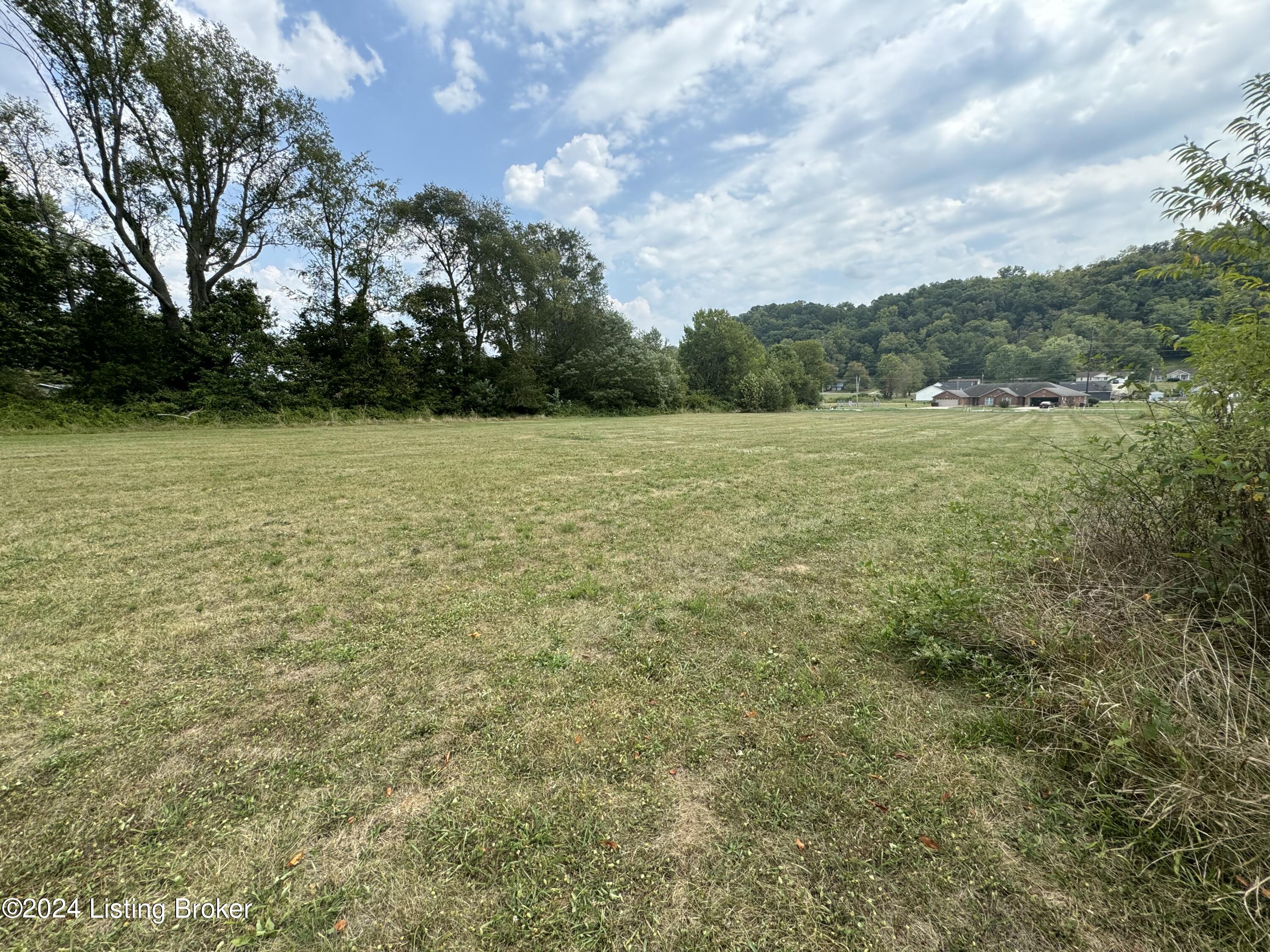 13 Red Leaf Dr Property Photo 10