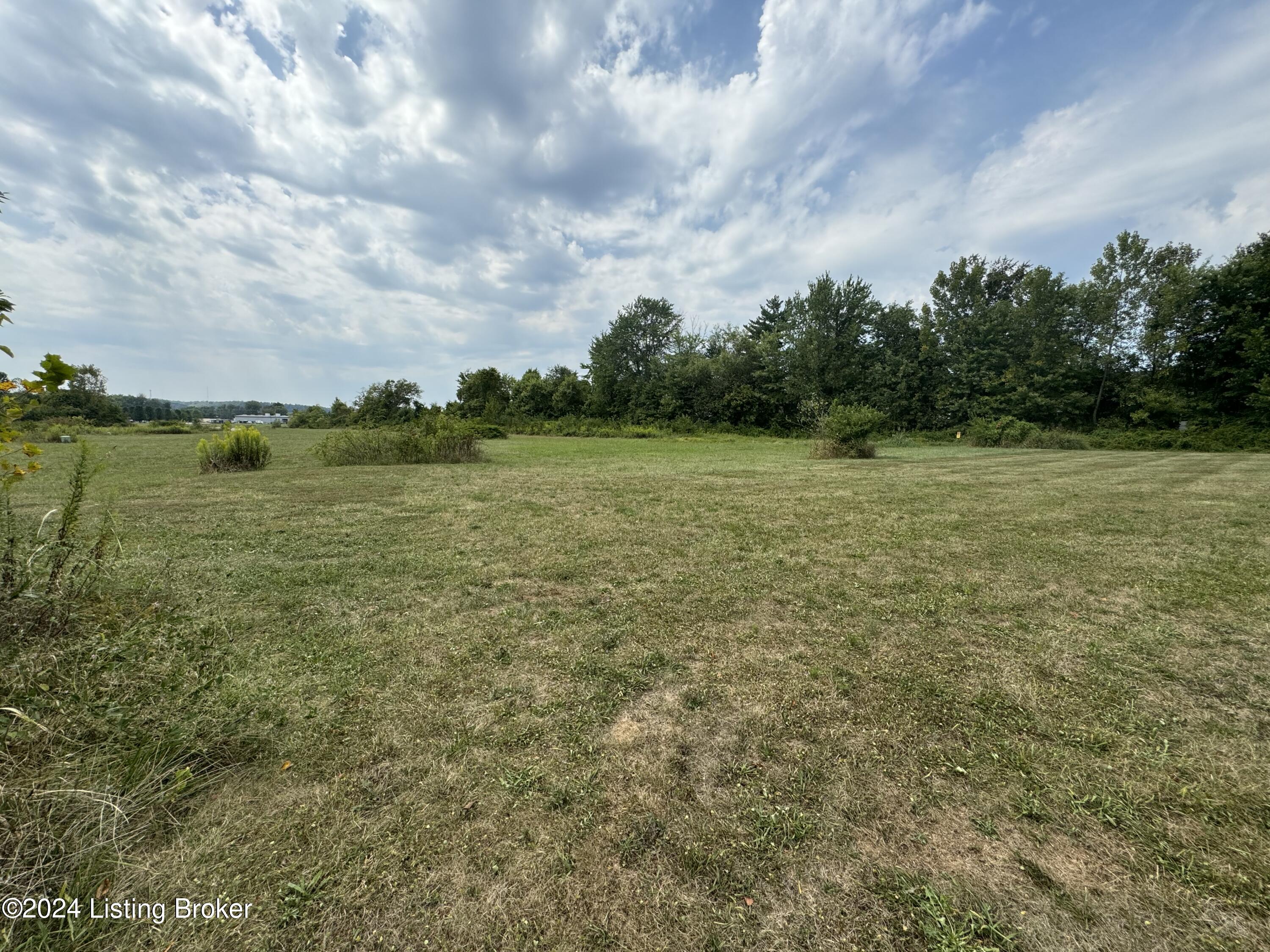 13 Red Leaf Dr Property Photo 11
