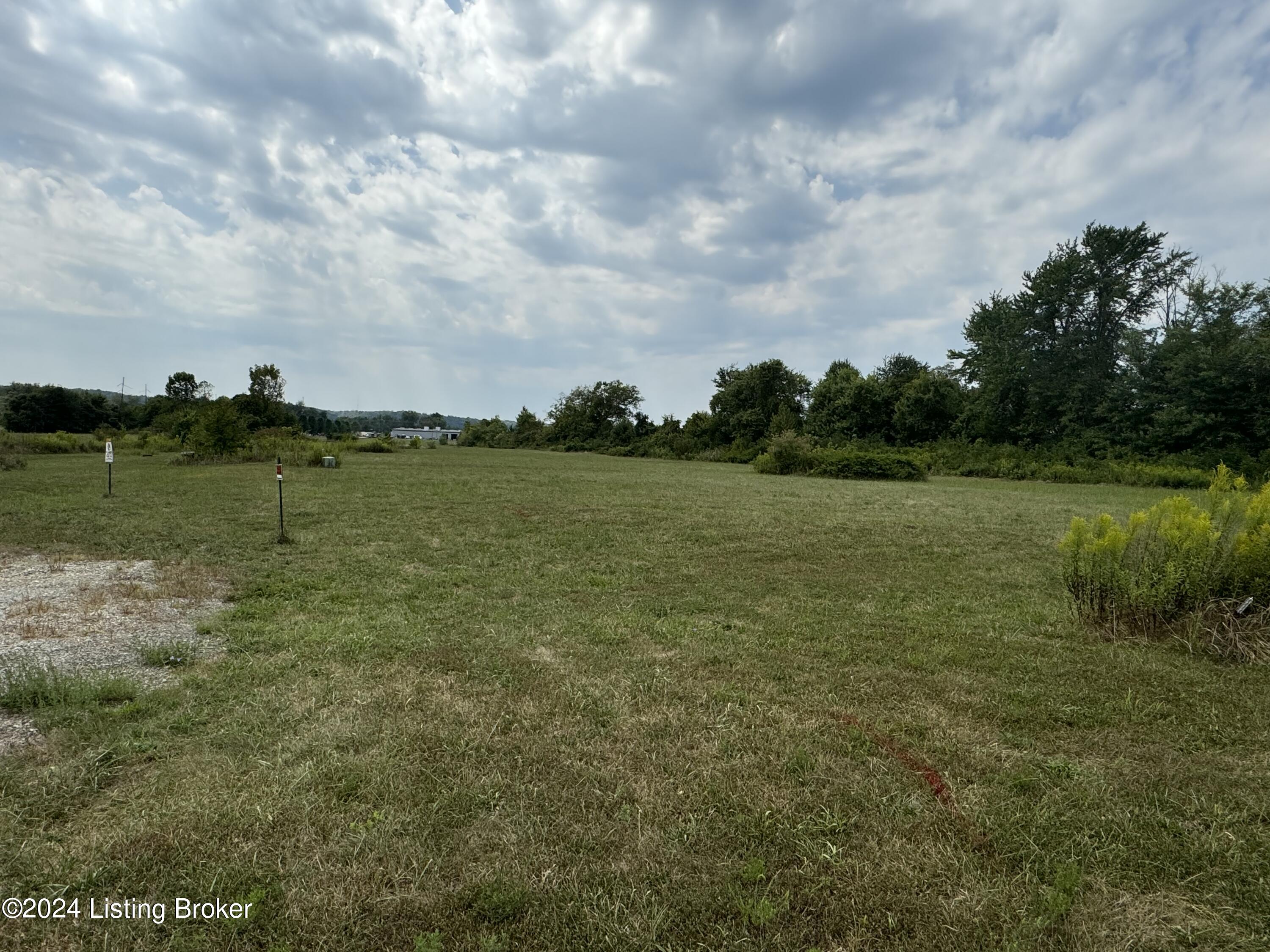 13 Red Leaf Dr Property Photo 12