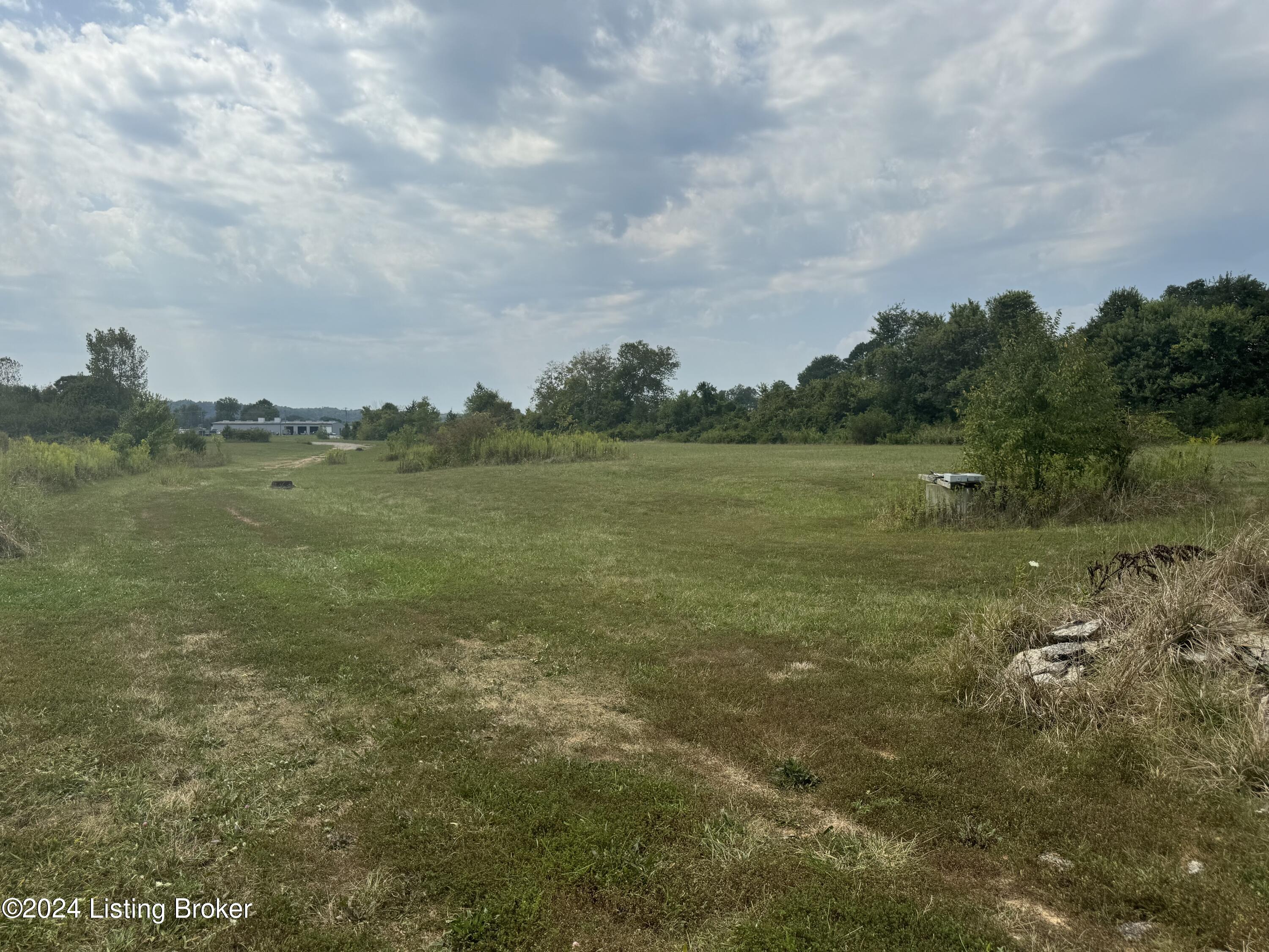 13 Red Leaf Dr Property Photo 15