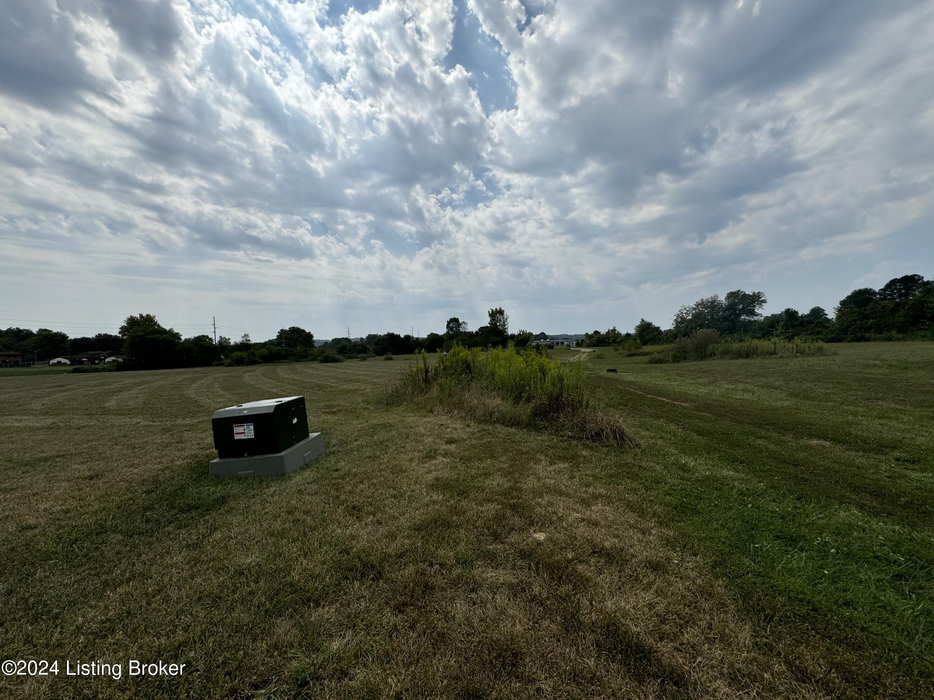 13 Red Leaf Dr Property Photo 17