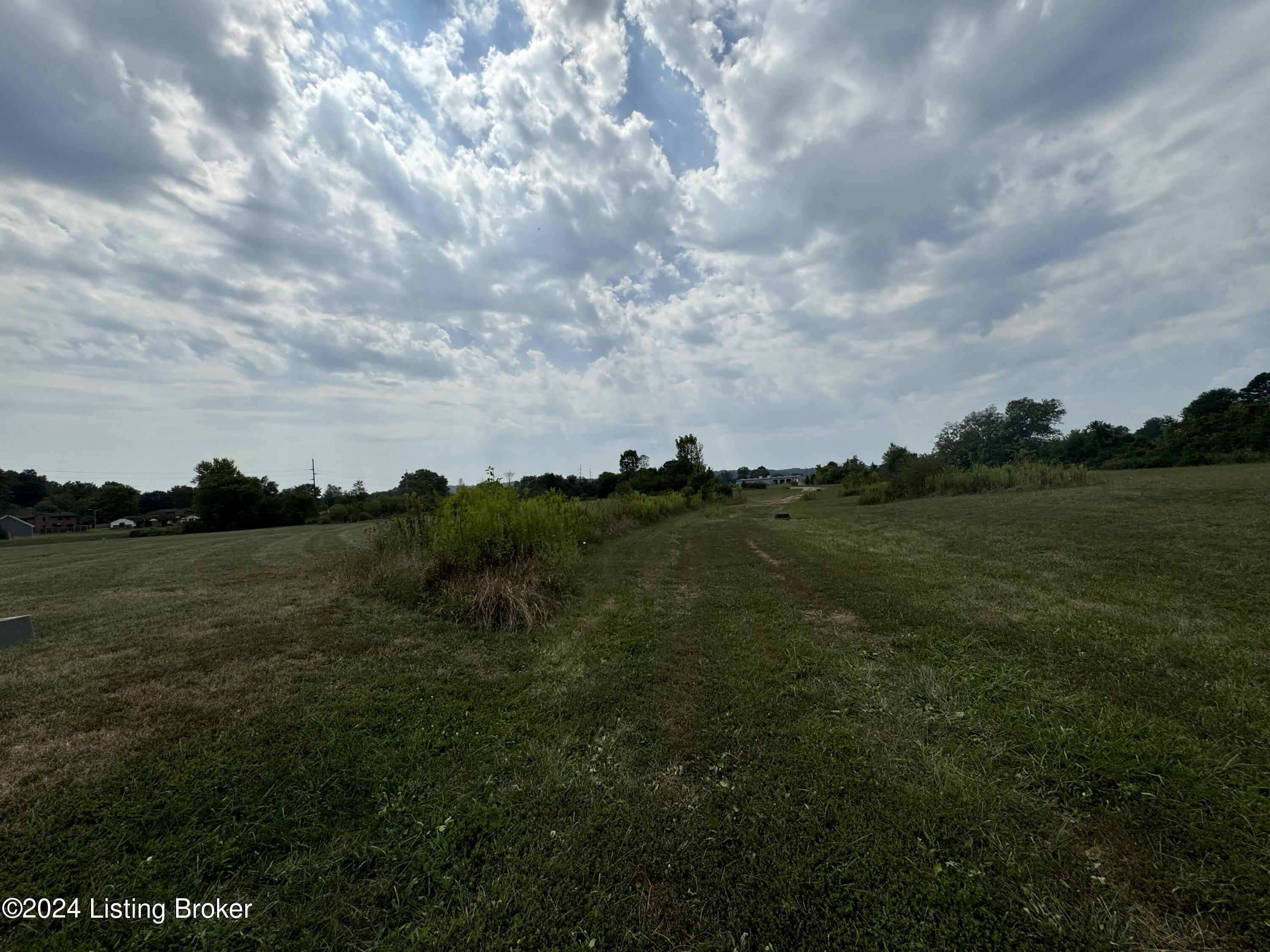 13 Red Leaf Dr Property Photo 18