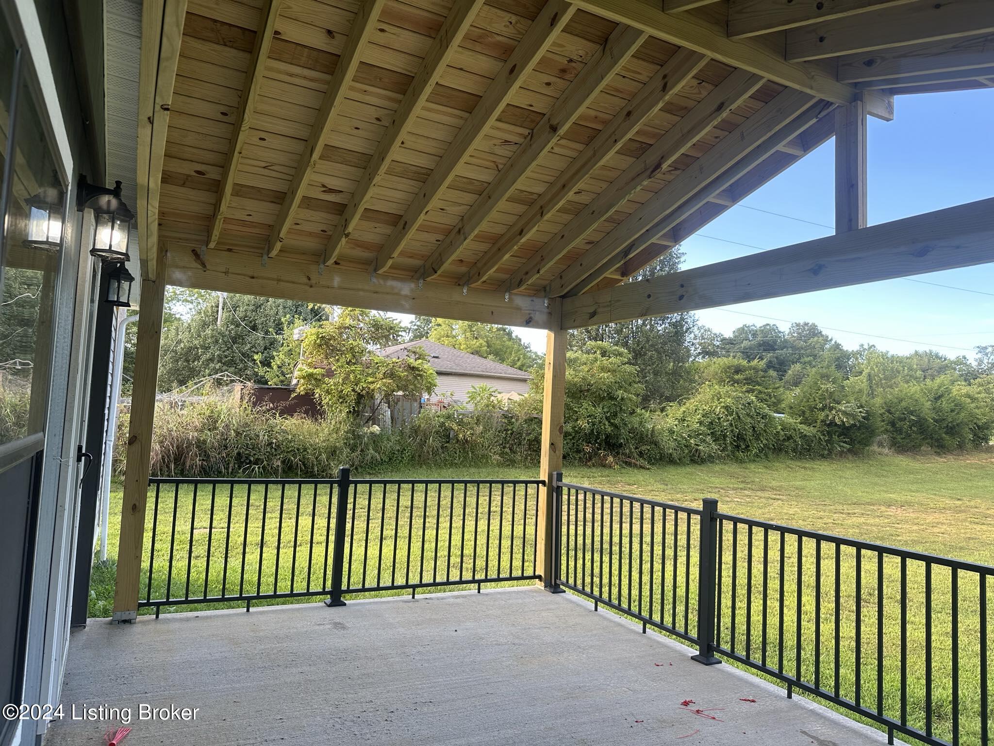 259 Burgandy Ln Property Photo 5
