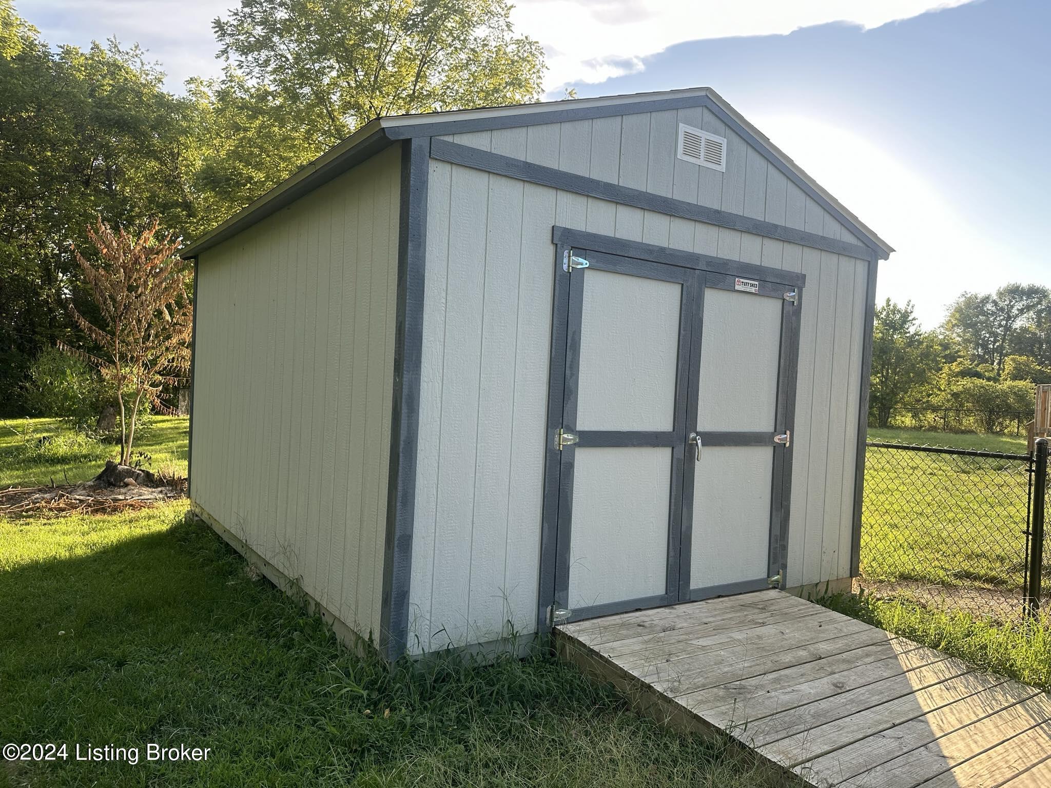 259 Burgandy Ln Property Photo 14