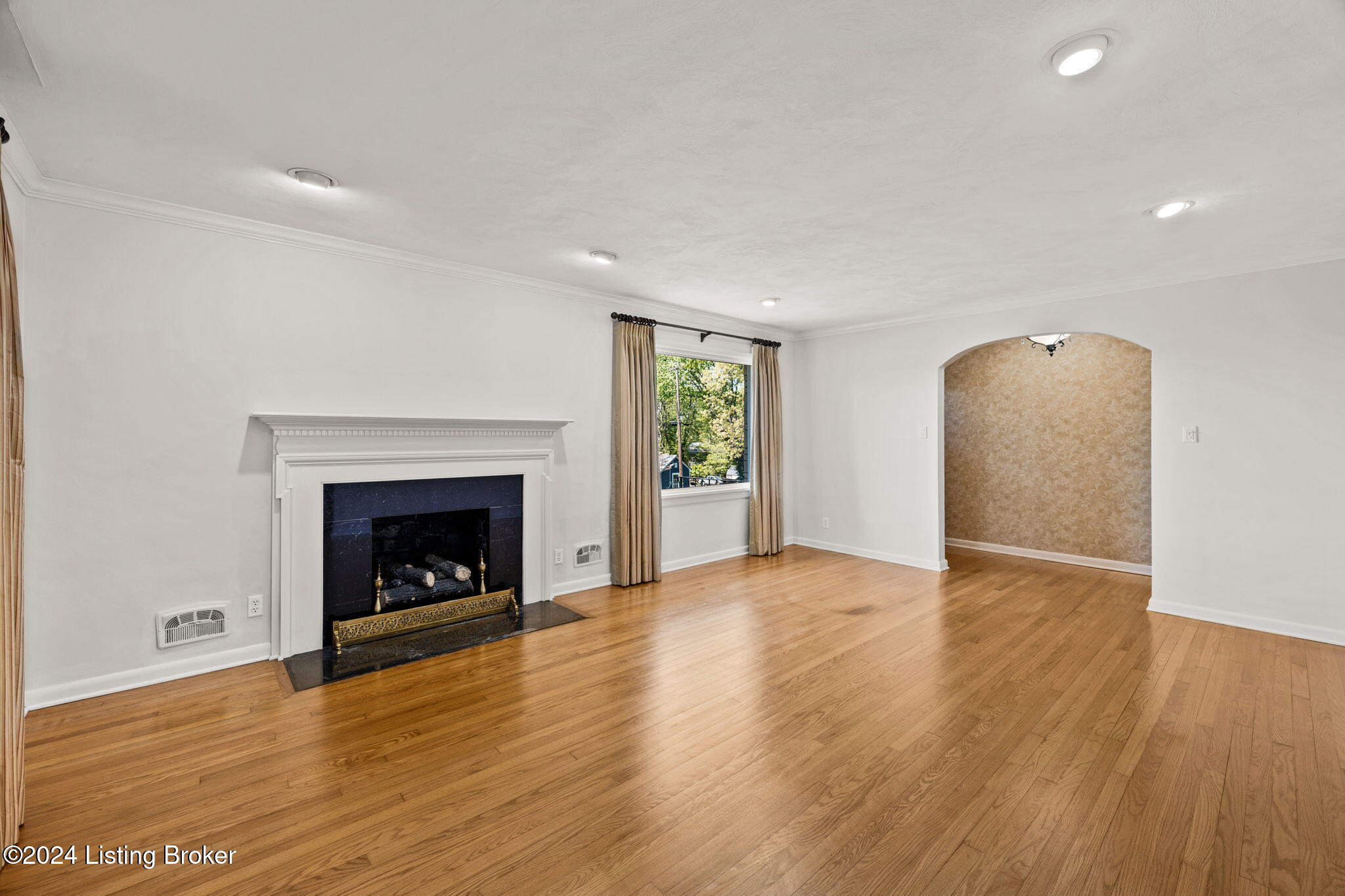 506 N Washington St Property Photo 8