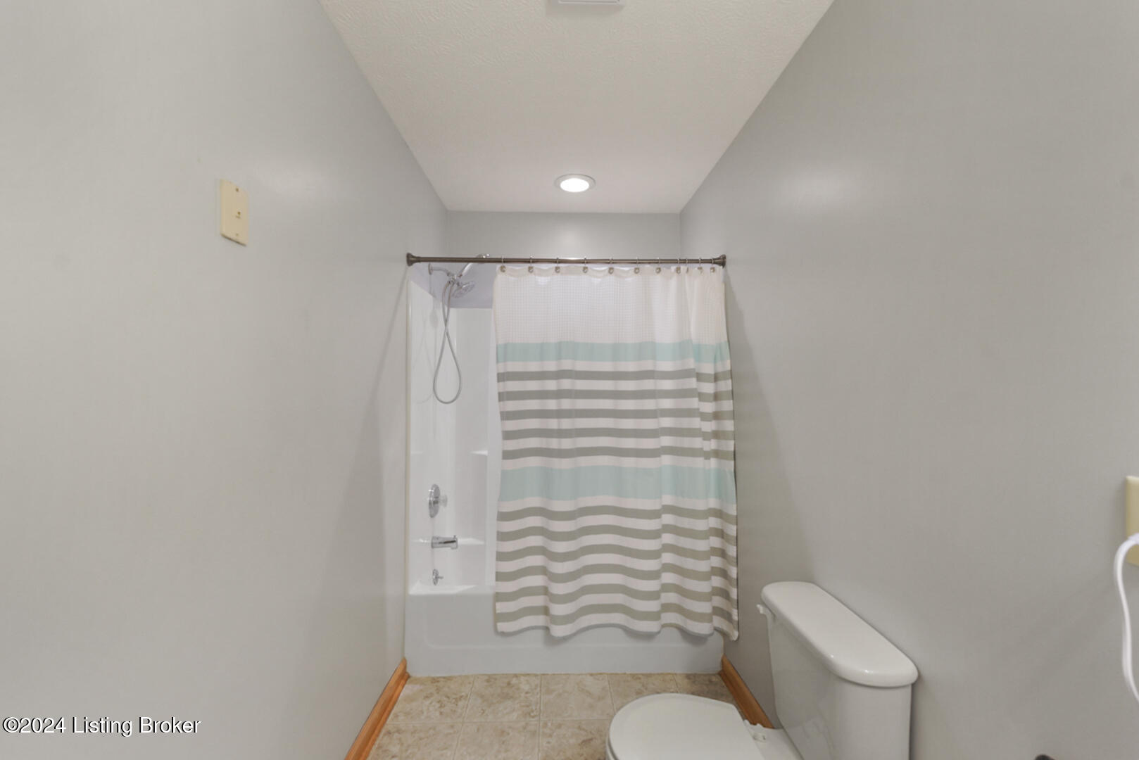 423 Cherry Blossom Dr Property Photo 33
