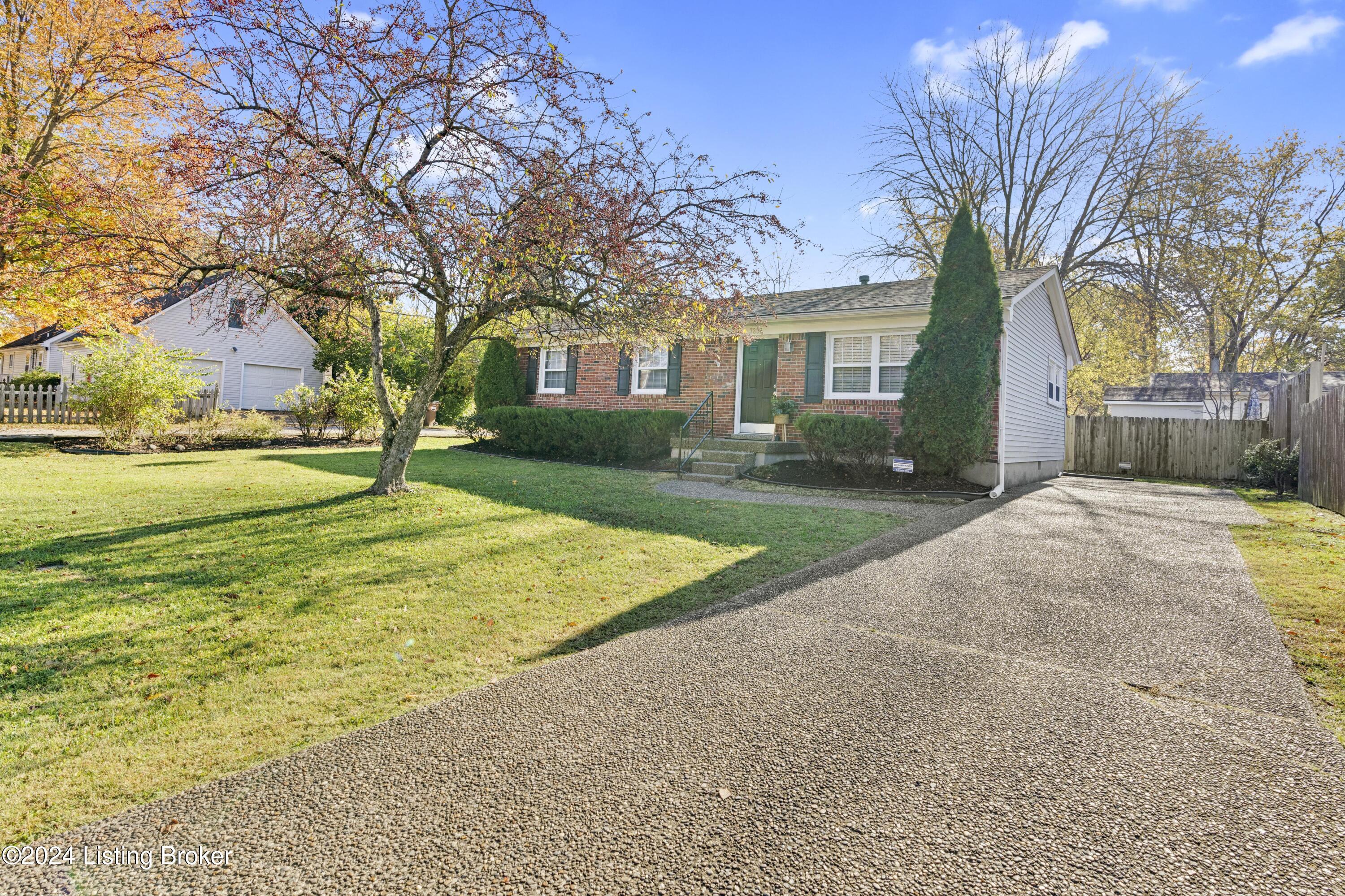 7802 Warwick Ave Property Photo 4