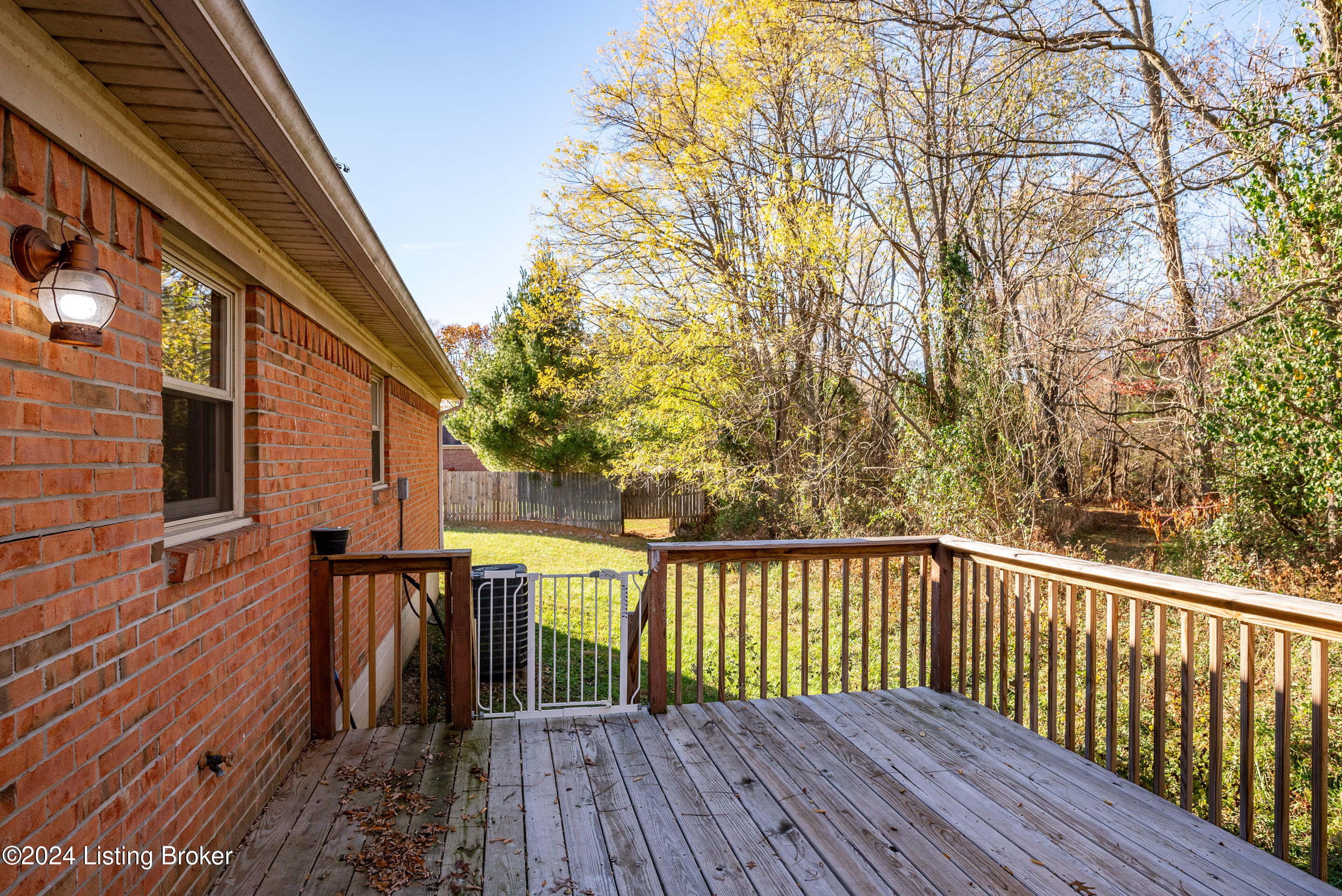 1335 Ne Grace St Property Photo 23