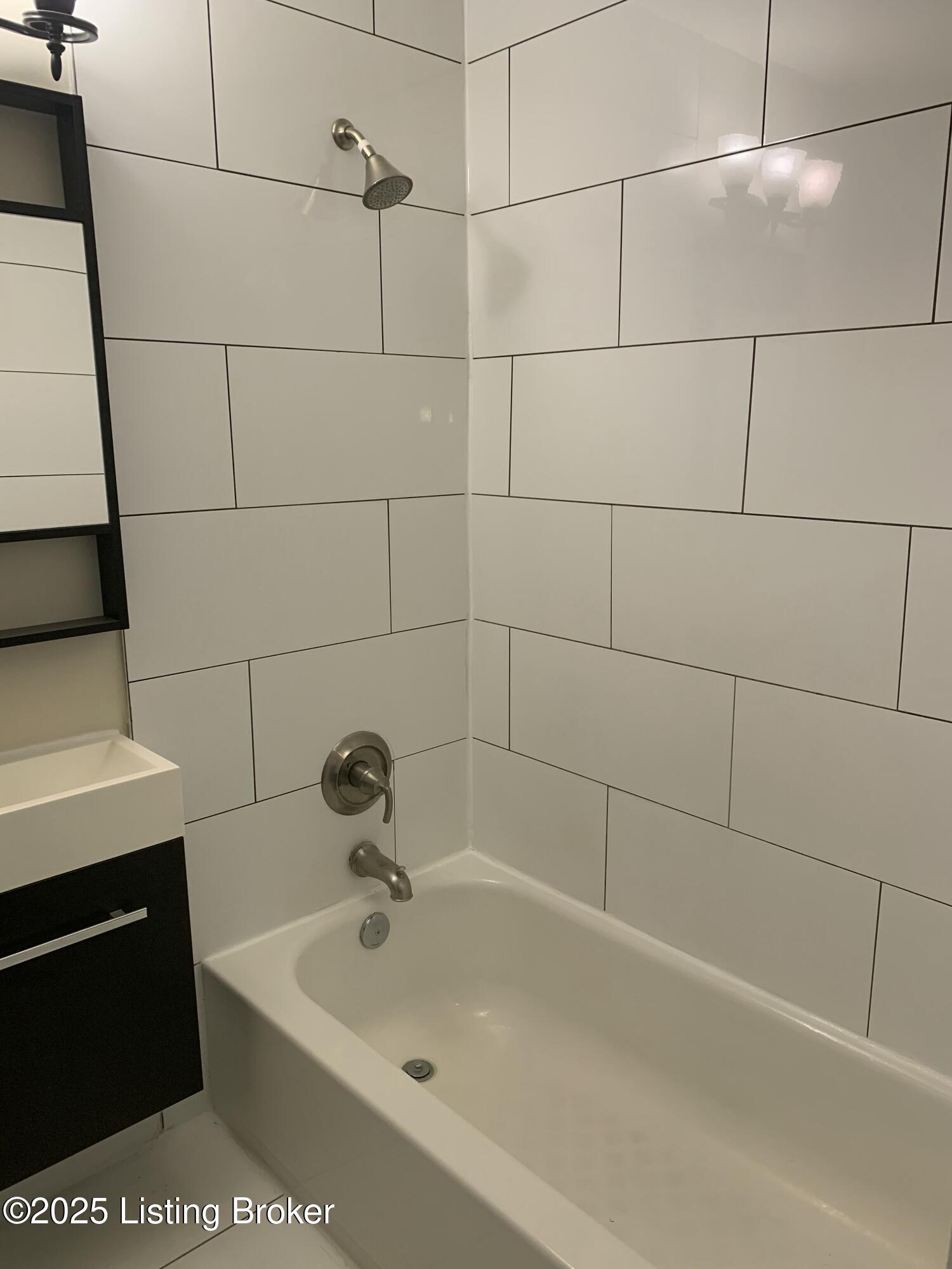 1917 Frankfort Ave 2 Property Photo 2
